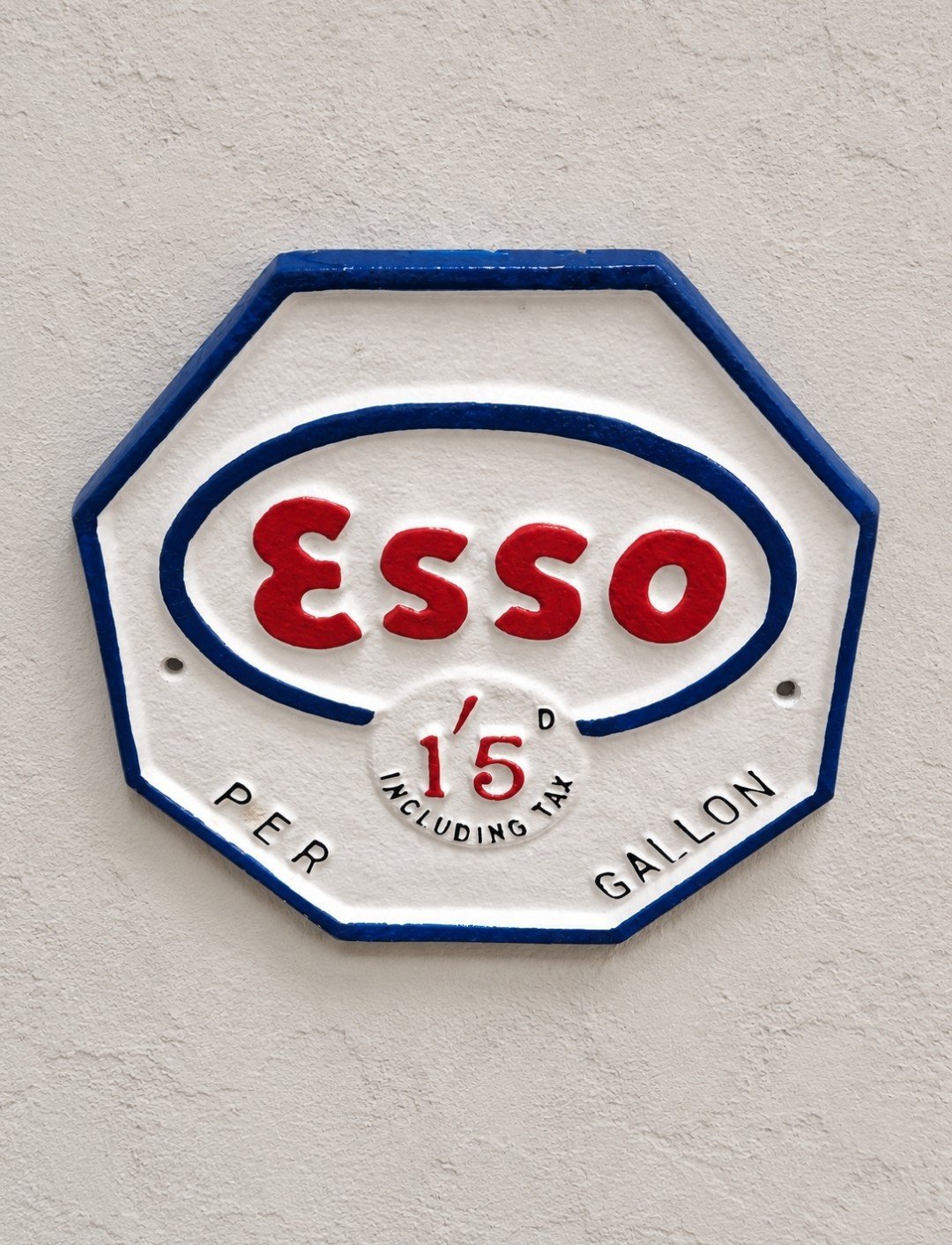 New Cast Aluminium Esso Octagon Retro Wall Sign Man Cave Garage Gift, Esso, One Size, New condition — preloved on SilentSale®