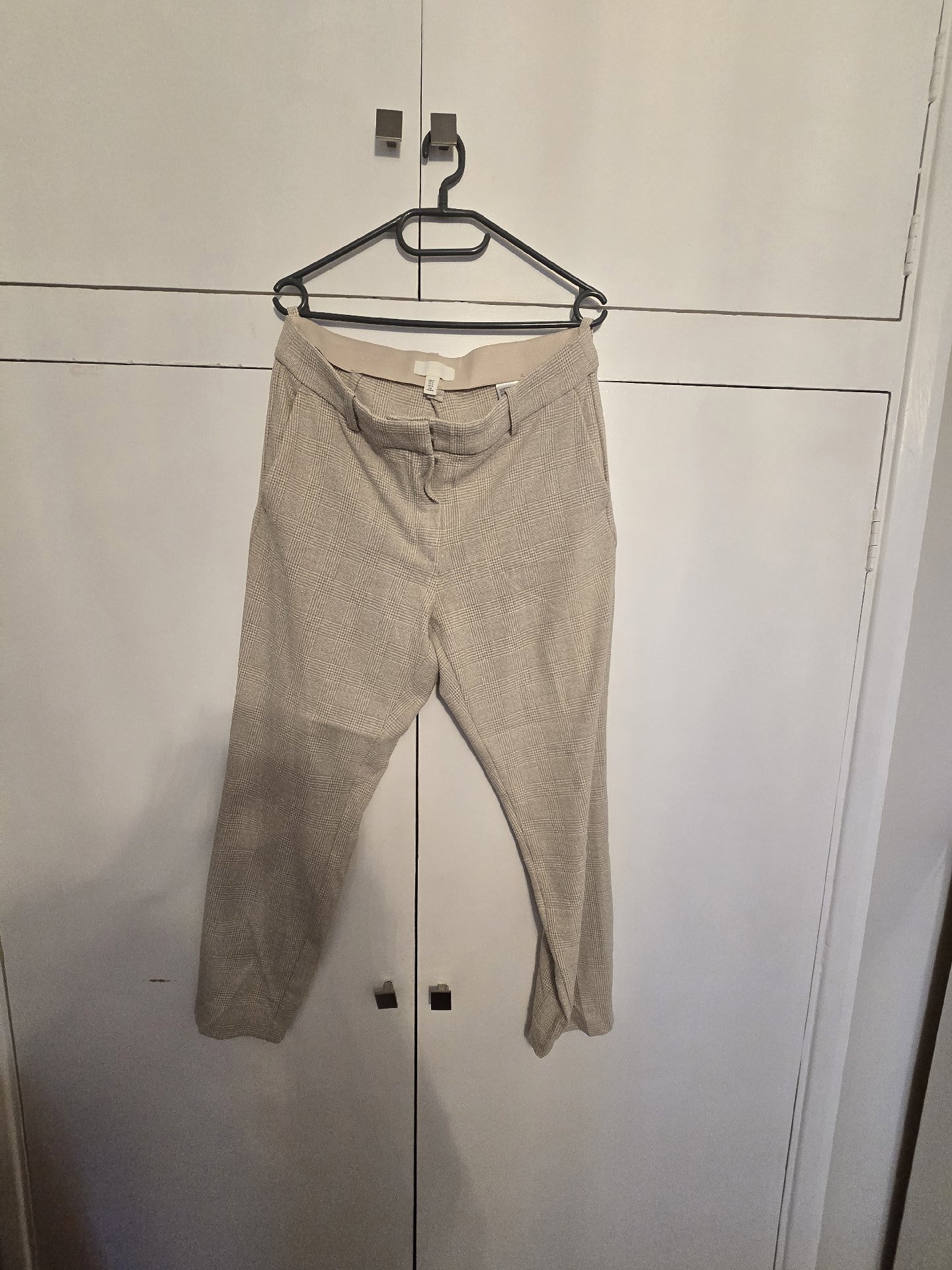 H&M Beige Checked Trousers – UK 14, H&M, 14, Excellent condition — preloved on SilentSale®