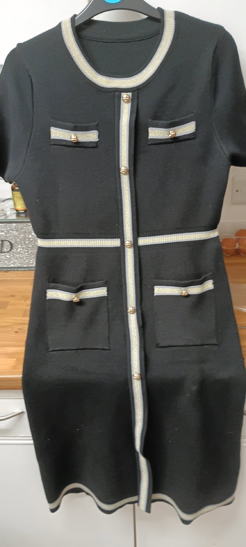Black Knit Button Front Dress with Pockets – Size L, Unbranded, L, Excellent condition — preloved on SilentSale®