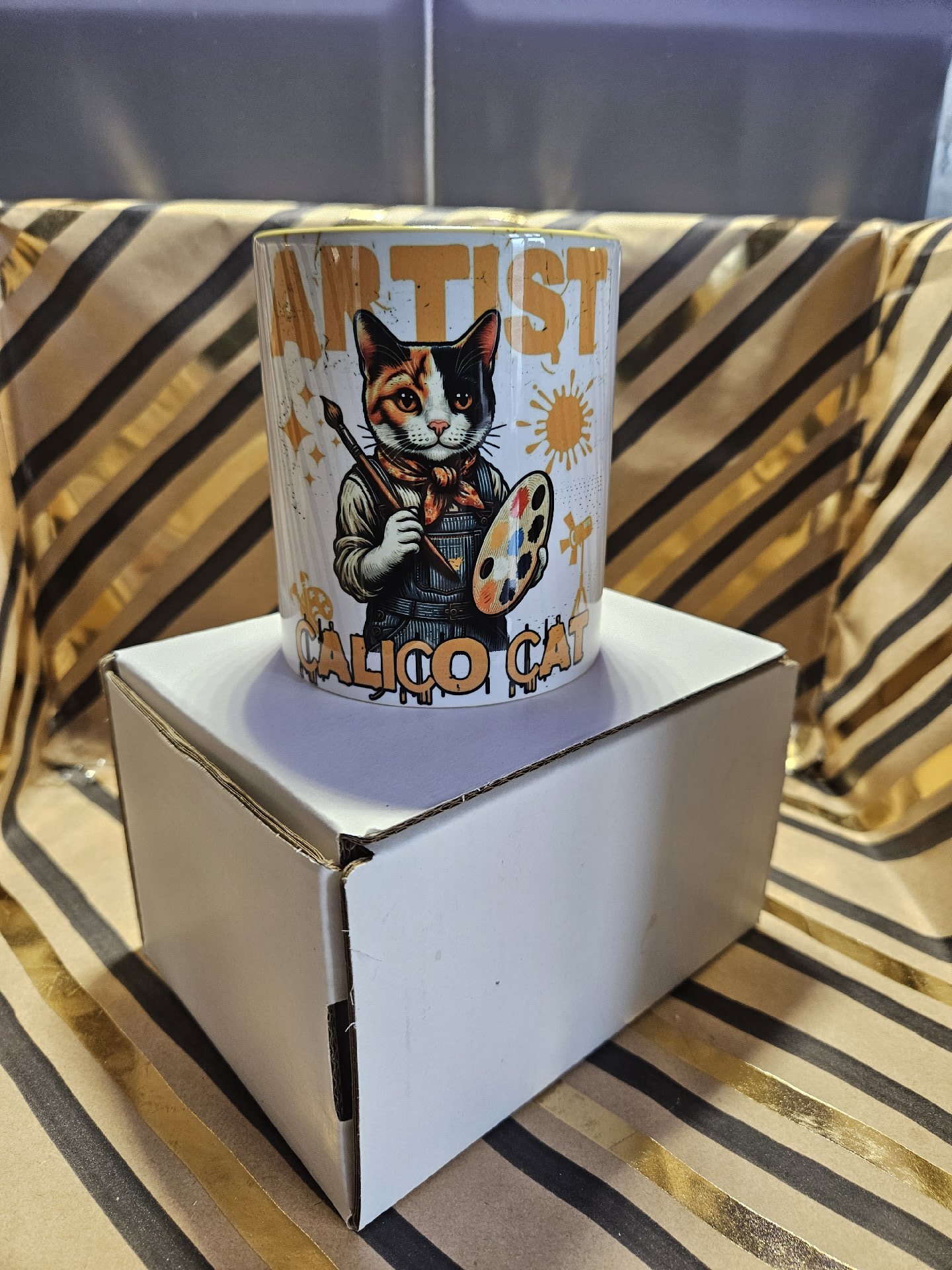 Artist Calico Cat Ceramic Mug with Yellow Handle and Interior, Unbranded, One Size, New condition — preloved on SilentSale®
