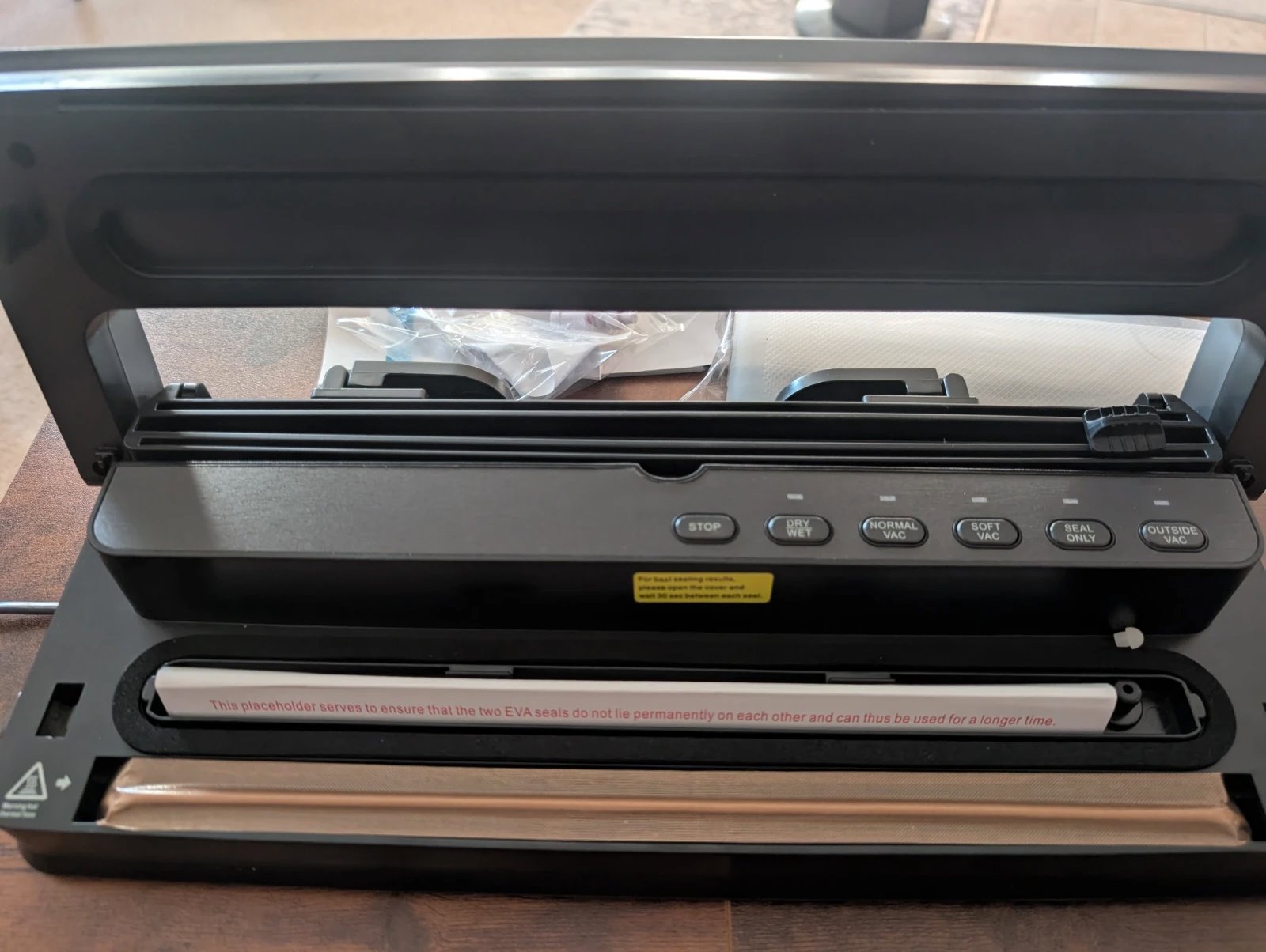 Abox professional heat-sealing food vacuum sealer - Model V63, Unbranded, One Size, New condition — preloved on SilentSale®