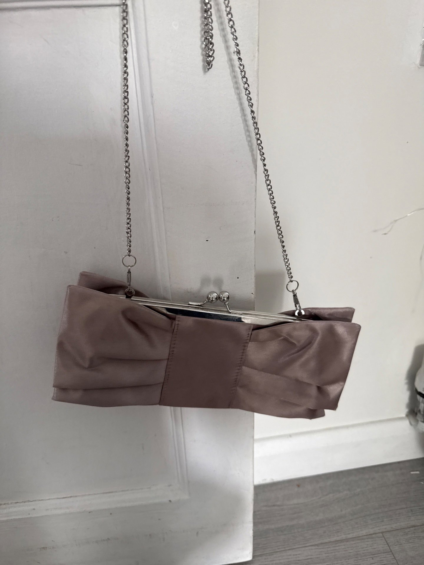Satin Evening Clutch Bag with Chain Strap, Unbranded, Small, Good condition — preloved on SilentSale®