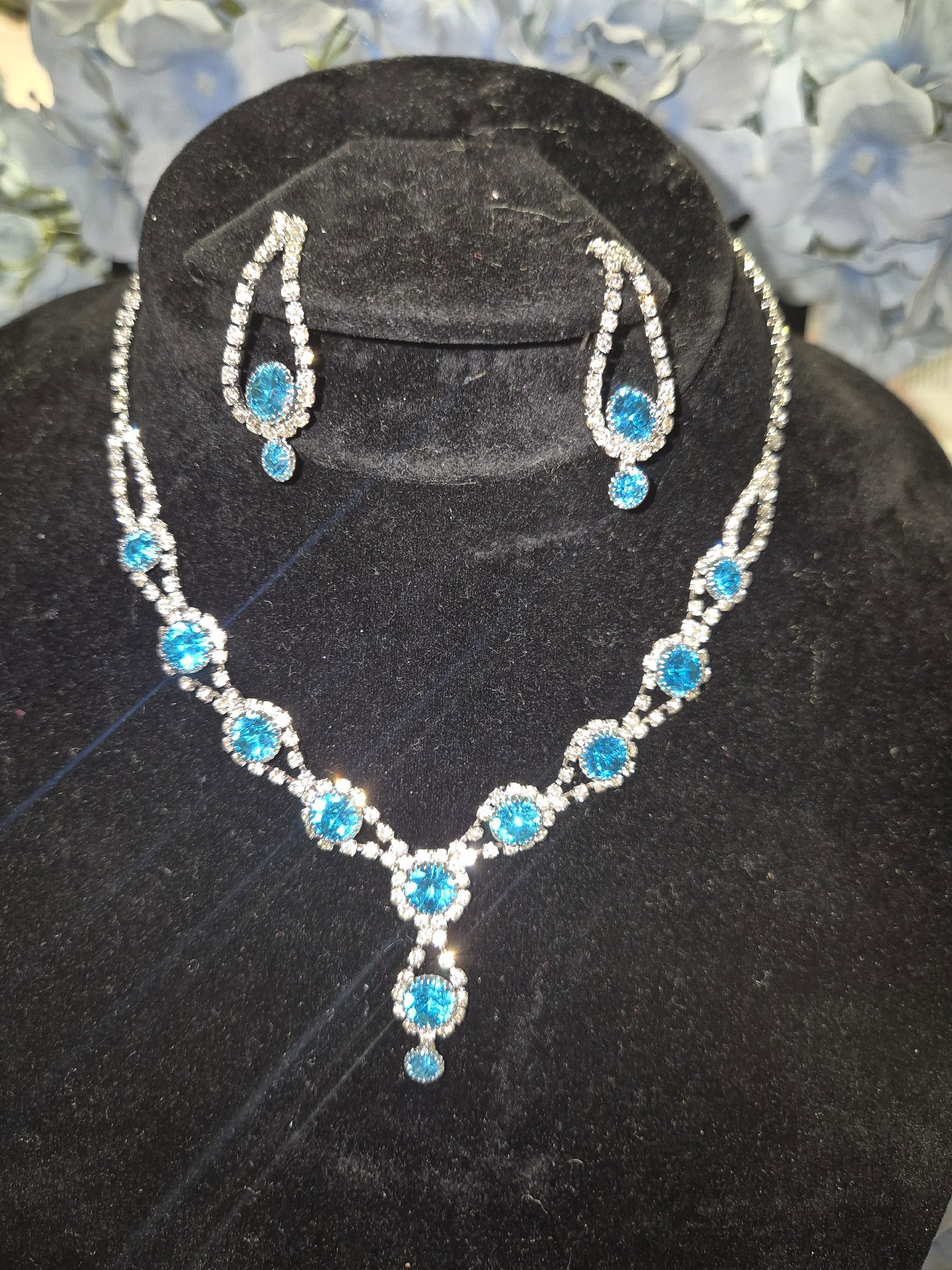 Blue Crystal Necklace and Earrings Set, Unbranded, One Size, Excellent condition — preloved on SilentSale®