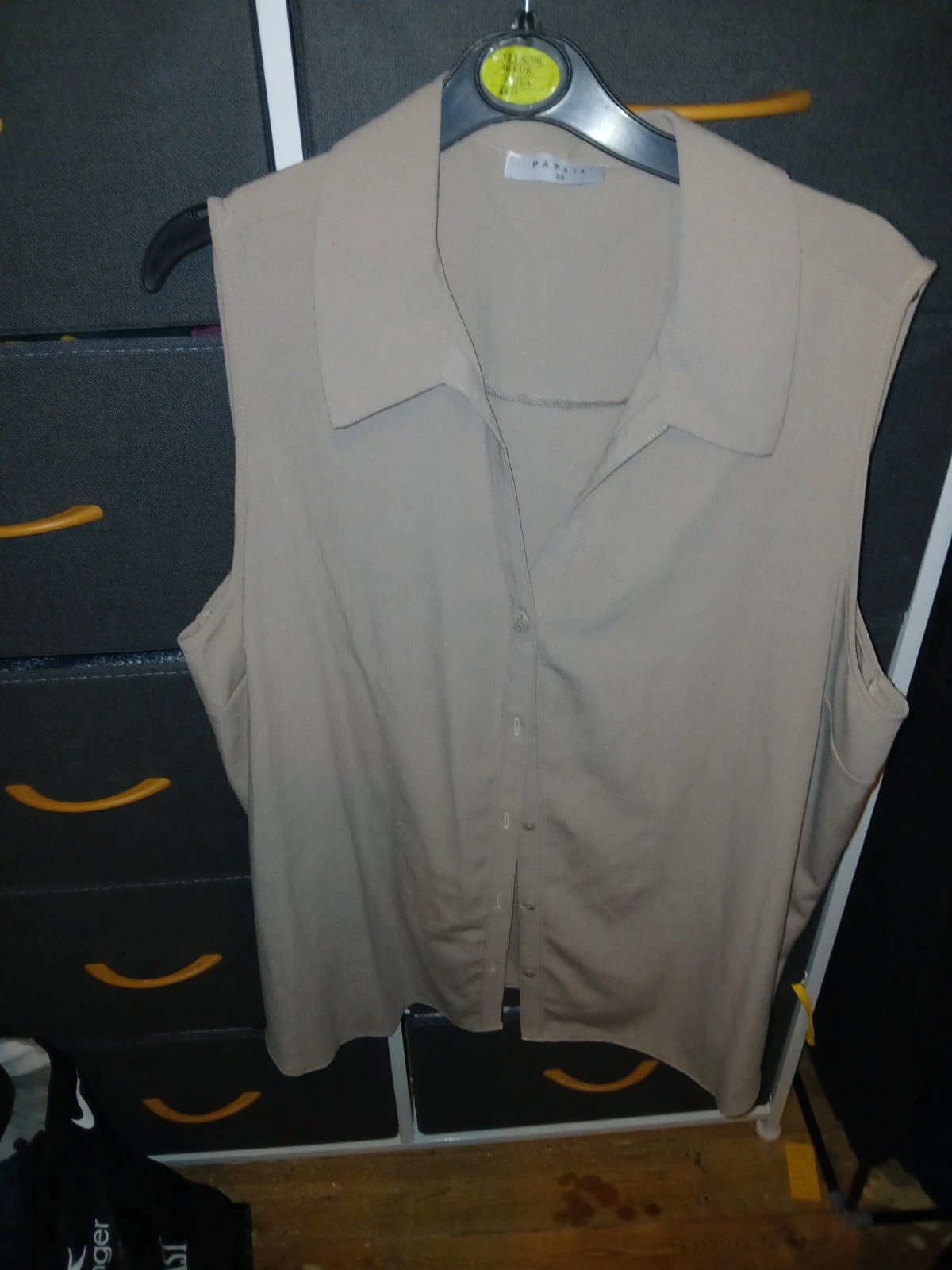 Blouse-Beige, Papaya, 20, Excellent condition — preloved on SilentSale®