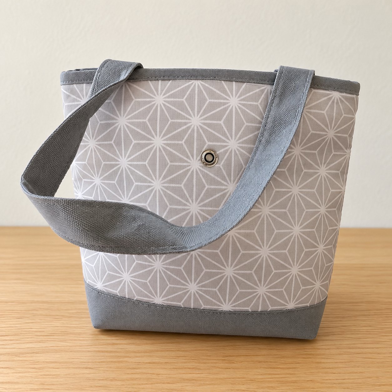 Grey Patterned Canvas Tote Style Lunch Bag, Unbranded, Tote, Excellent condition — preloved on SilentSale®