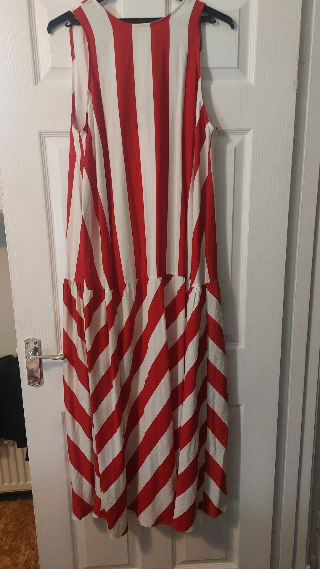 Ladies red and white dress, George, 12, Like New condition — preloved on SilentSale®