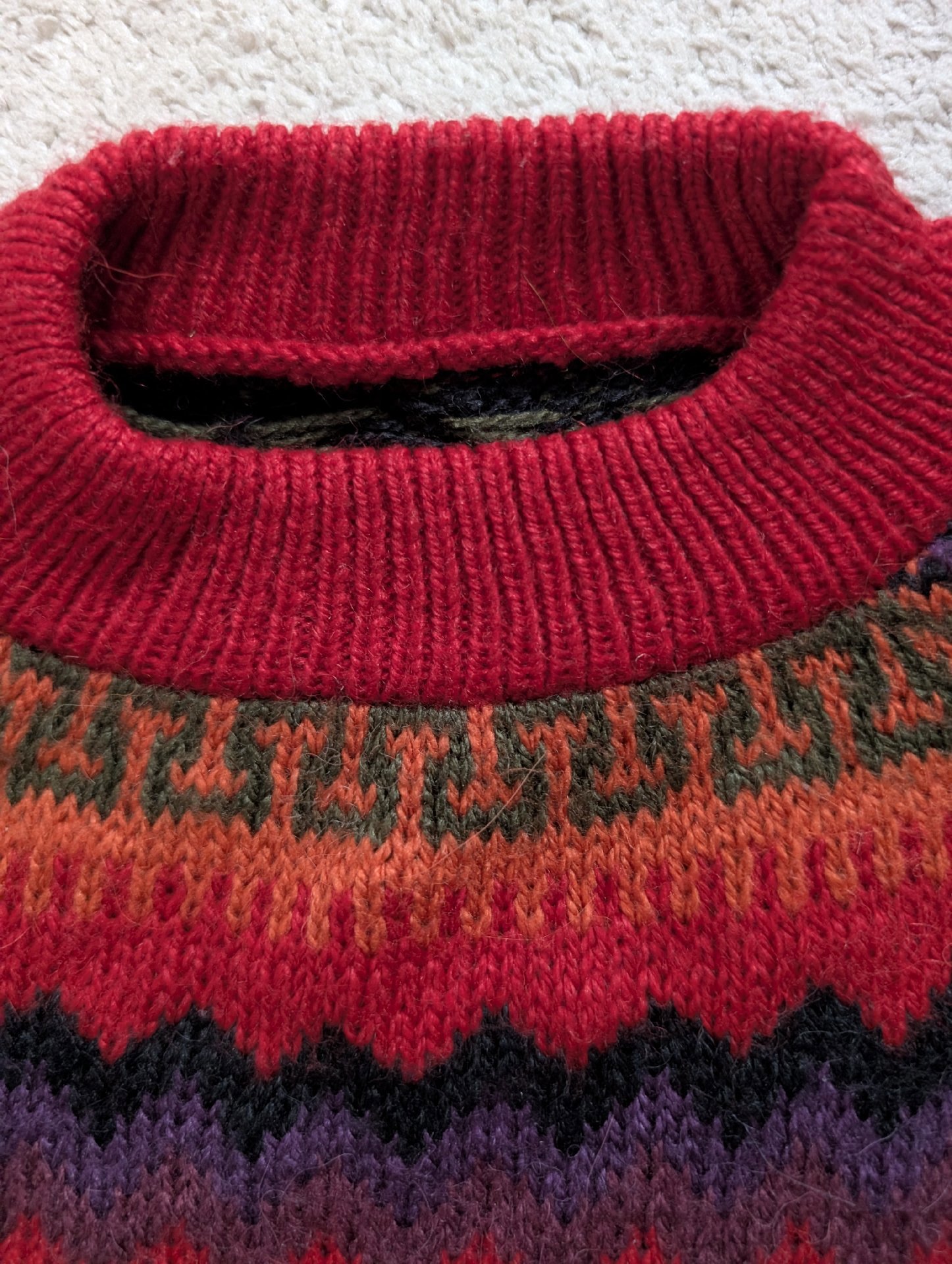 Vintage Patterned Wool Jumper Sweater Red Purple Black, Unbranded, S, Excellent condition — preloved on SilentSale®