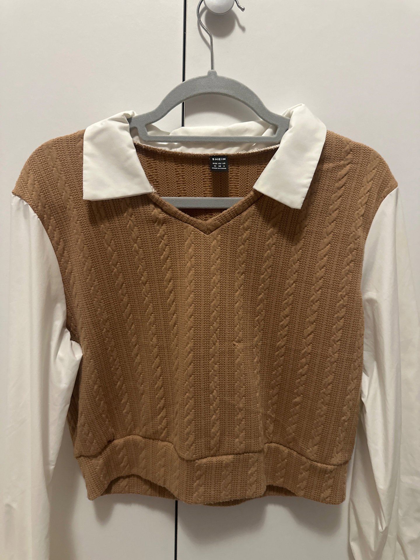 Shein Brown Cable Knit Jumper with White Collar and Sleeves – Size M, Shein, M, Excellent condition — preloved on SilentSale®