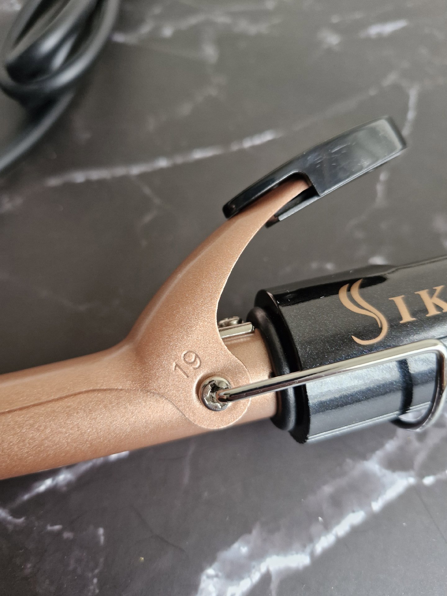 IKV Black Gold Curling Iron 3/4 Inch 19mm, Ikv, 3/4 inch 19mm, New condition — preloved on SilentSale®