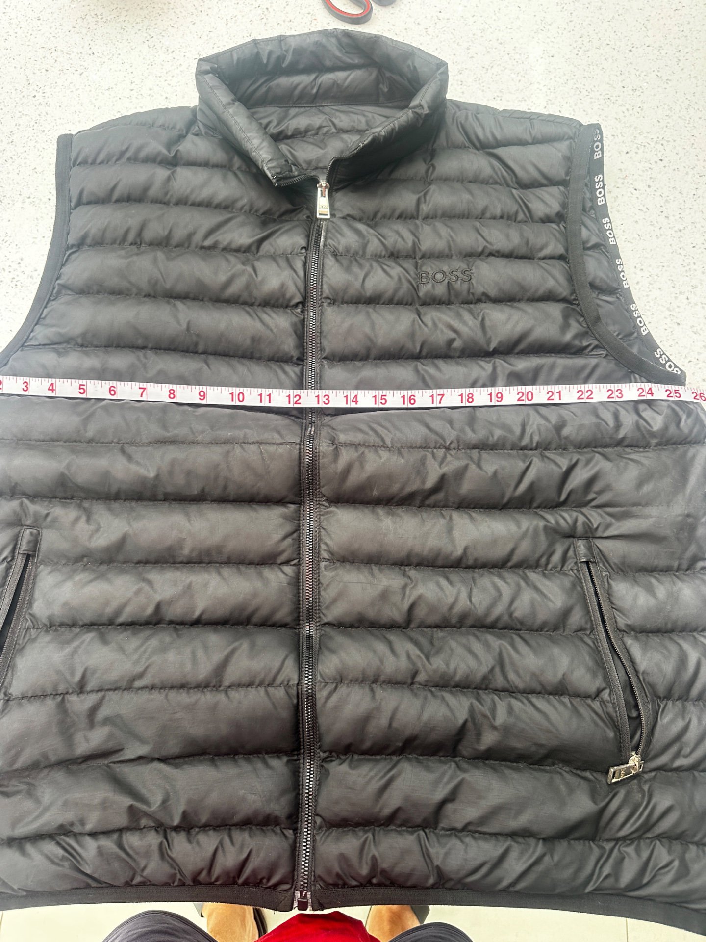 Boss gilet XL , Hugo Boss, XL, Excellent condition — preloved on SilentSale®