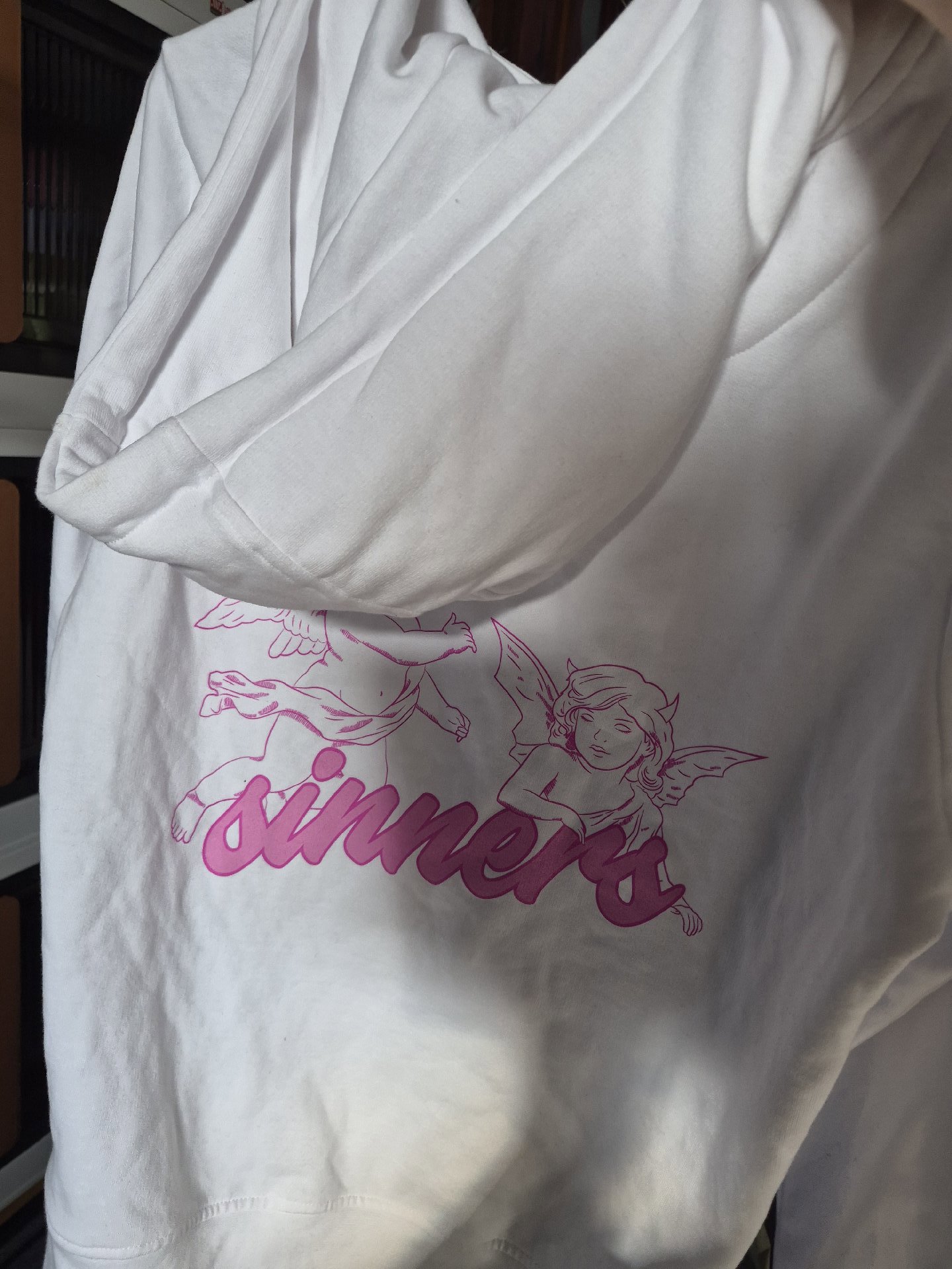 Mister Tee White Sinners Saints Hoodie – Size M, Mister Tee, M, New condition — preloved on SilentSale®