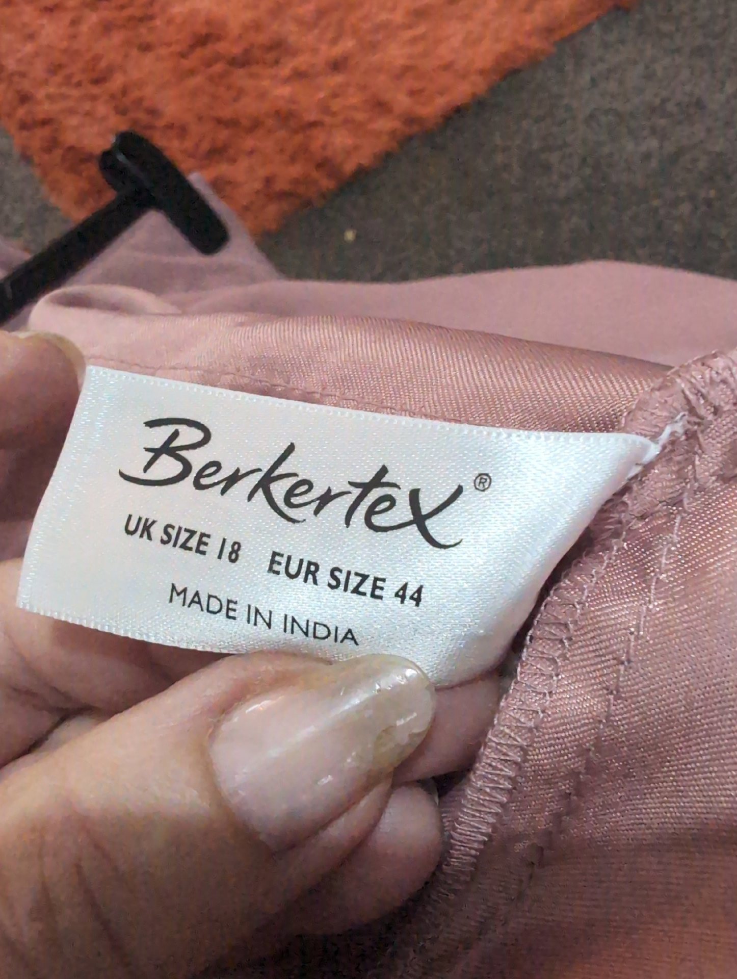 Berkertex Pink Beaded Evening Skirt and Top Set, Berkertex, 18, Excellent condition — preloved on SilentSale®