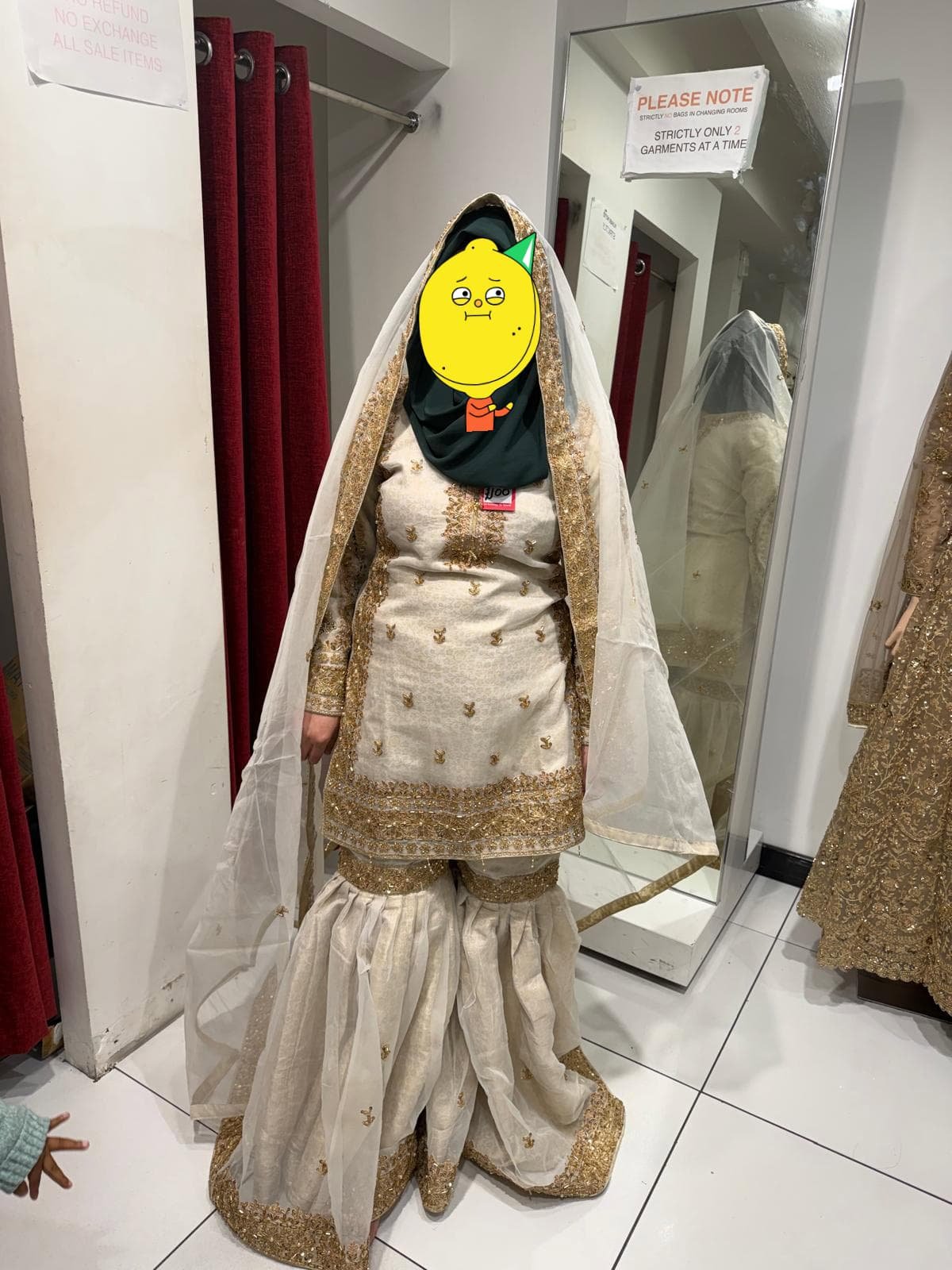 Traditional Embroidered Cream and Gold Shalwar Kameez Set, Unbranded, 8, New condition — preloved on SilentSale®