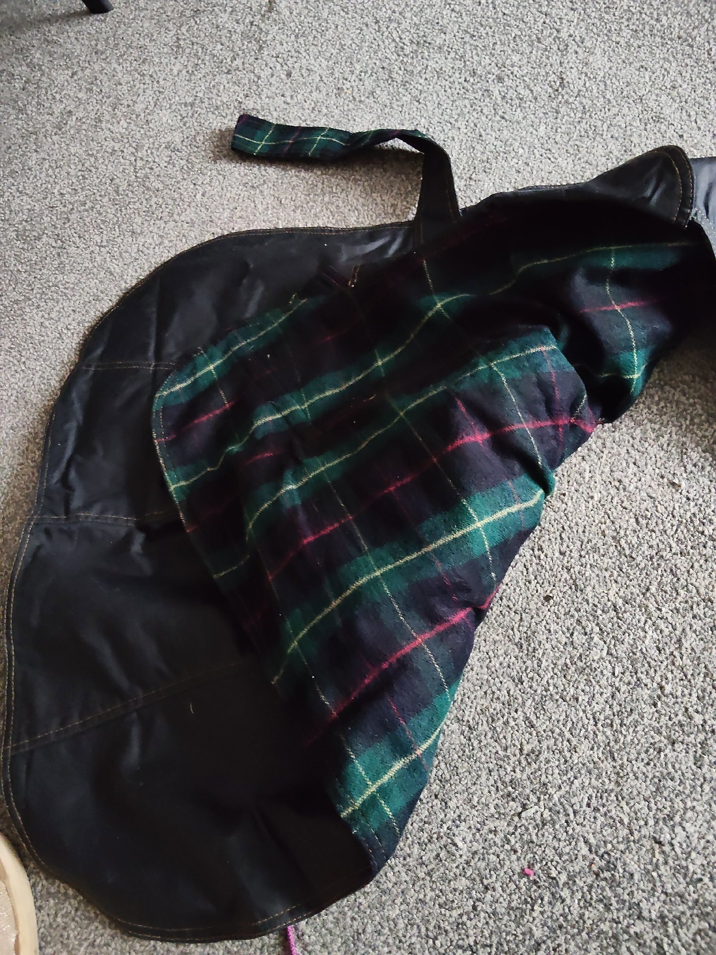 Wax dog coat, Unbranded, 30, New condition — preloved on SilentSale®