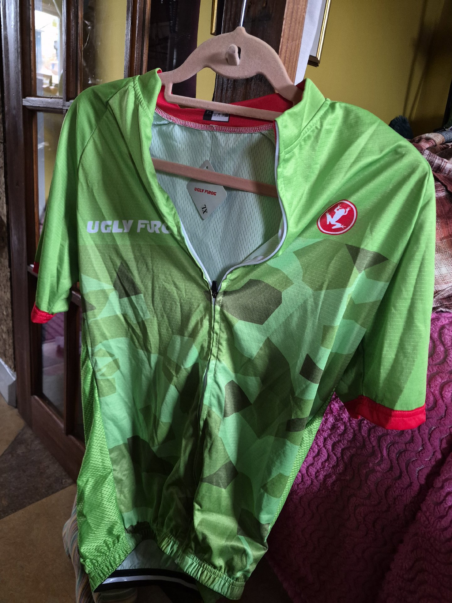 Ugly furog cycling  top, ugly furog, XL, New condition — preloved on SilentSale®