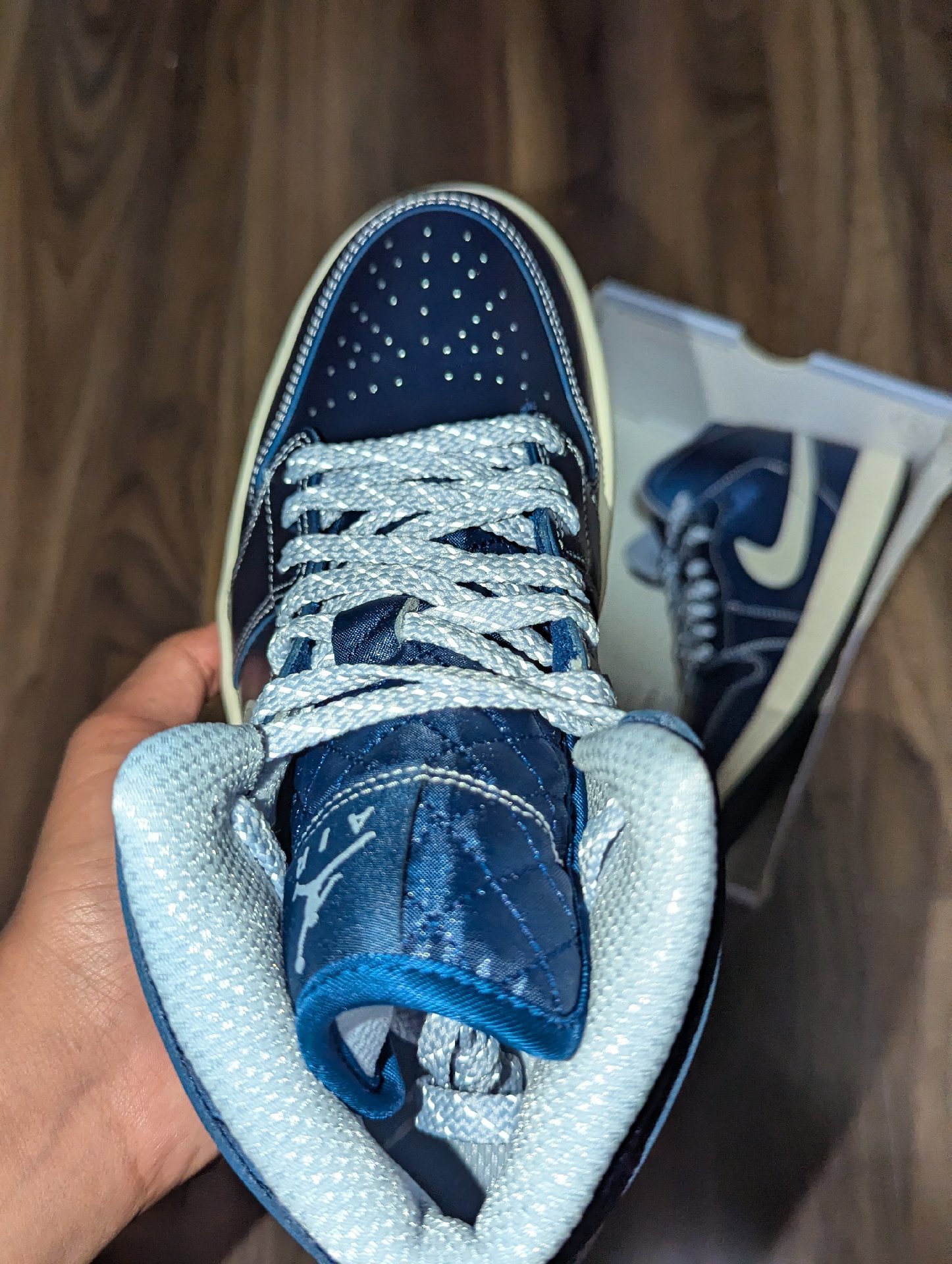 Air Jordan 1 Mid Navy Blue White Trainers – UK 5.5, Nike, 5.5, New condition — preloved on SilentSale®