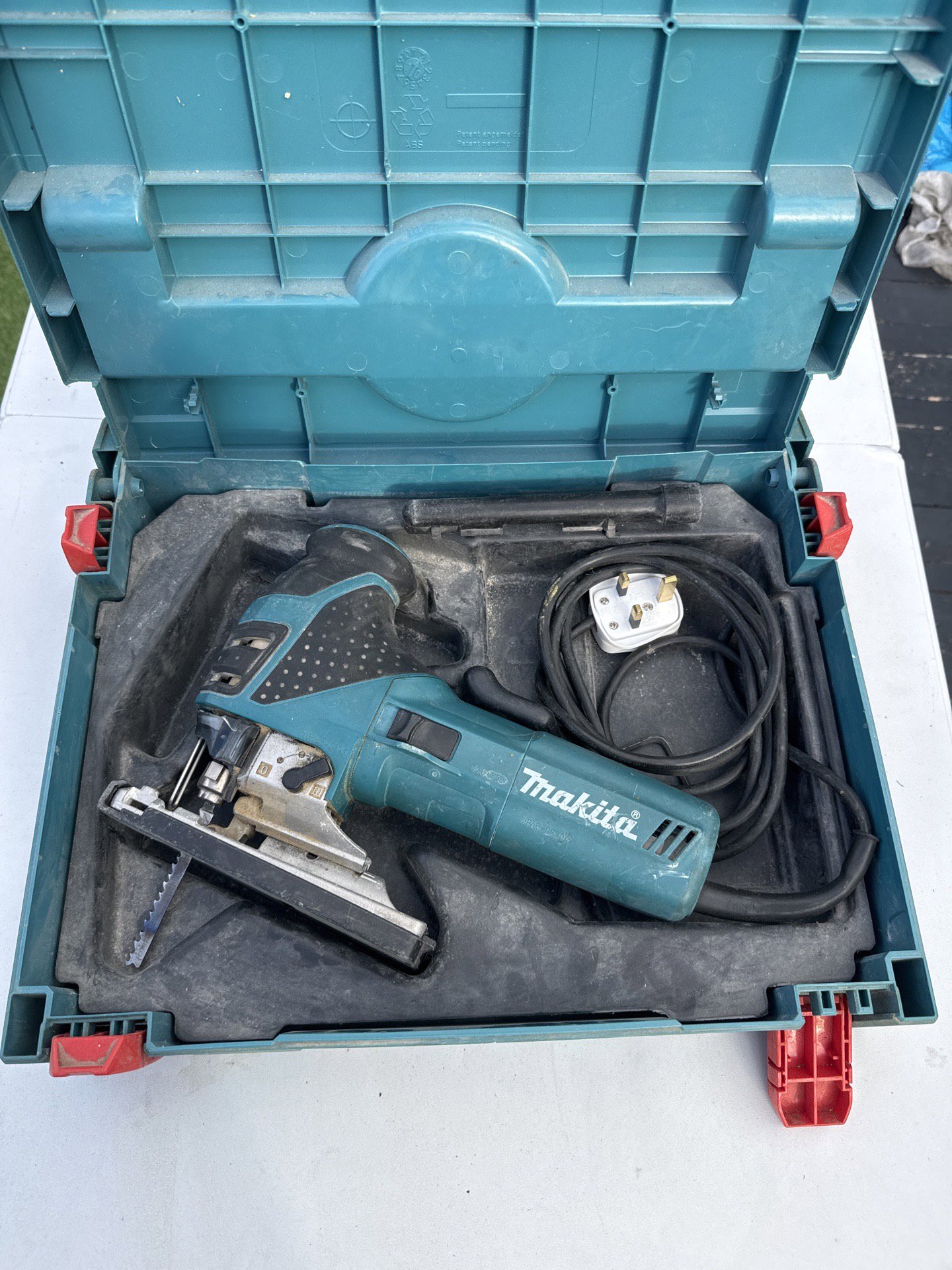 Makita Electric Jigsaw with Case and Accessories, Makita, One Size, Good condition — preloved on SilentSale®