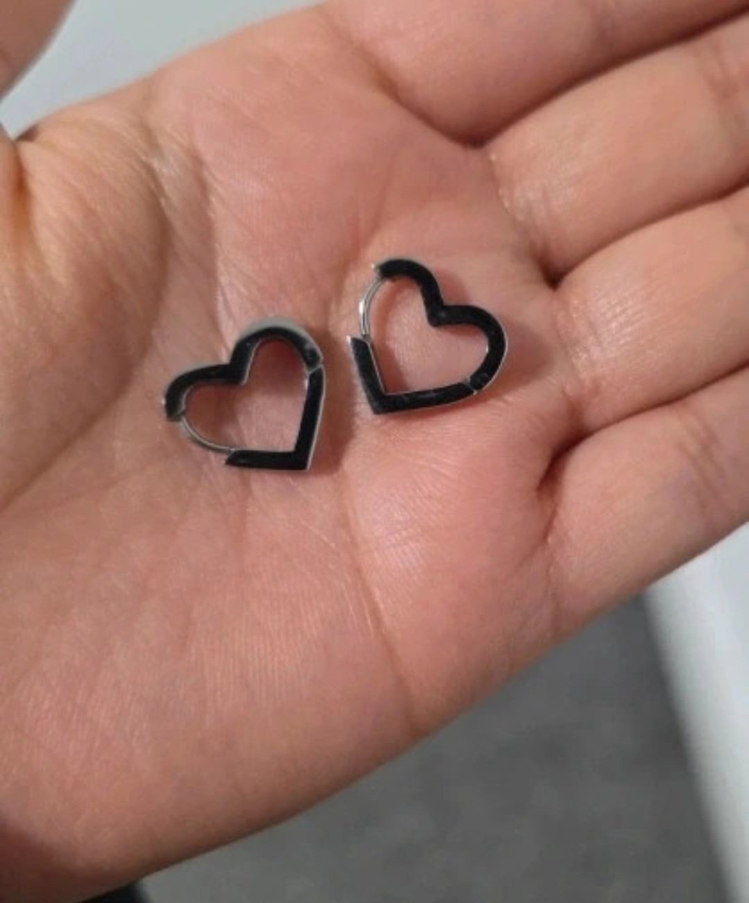 Silver Heart hoops, Unbranded, One Size, New condition — preloved on SilentSale®