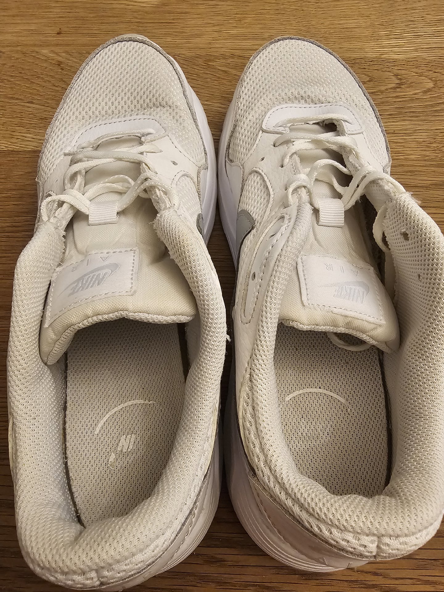 Nike Women Air Max Sc White Metalic Platnium CW4554-100 UK 8, Nike, 8, Good condition — preloved on SilentSale®