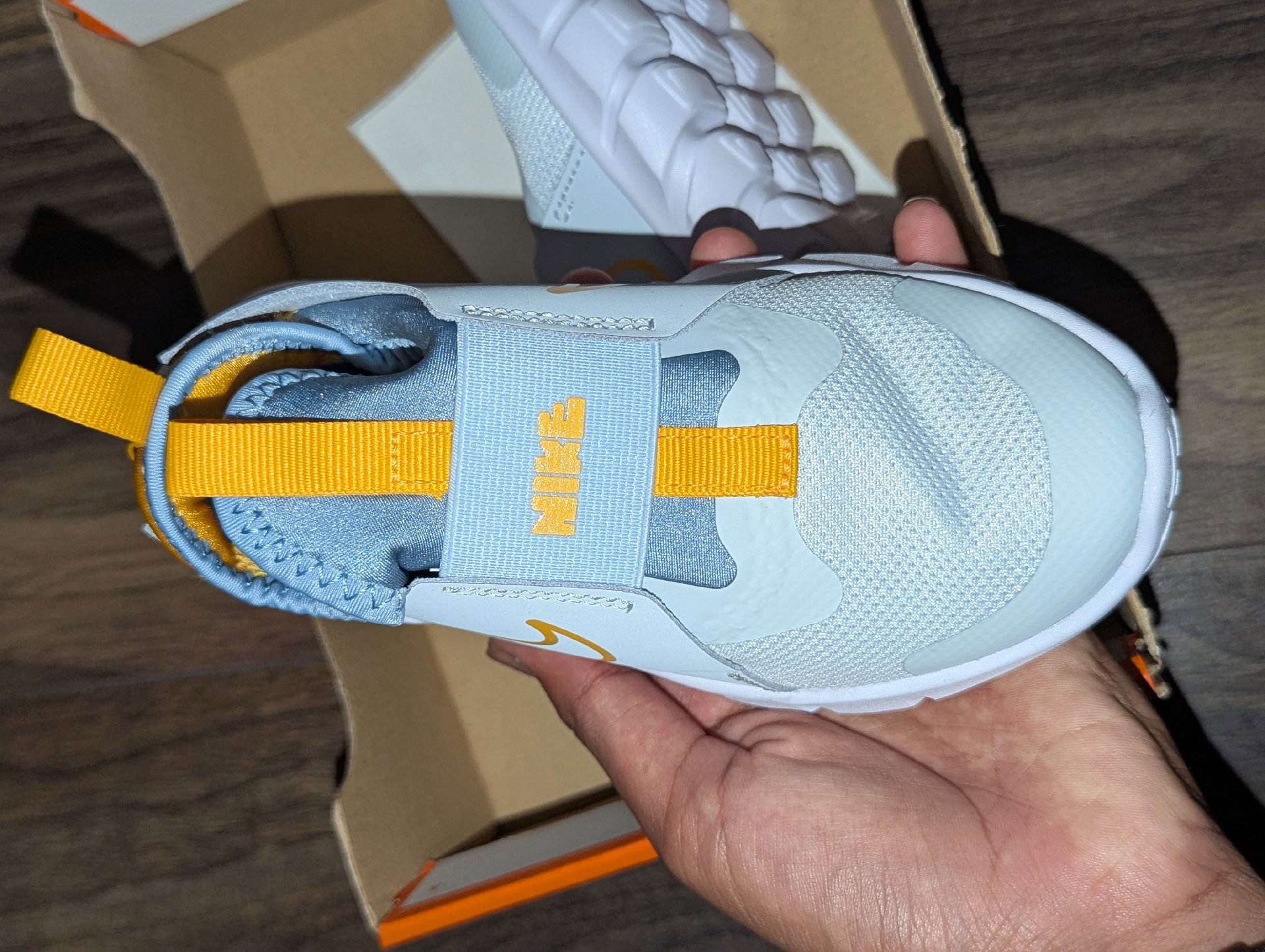 Nike White and Yellow Kids Trainers – UK 12.5C, Nike, UK 12.5C, New condition — preloved on SilentSale®