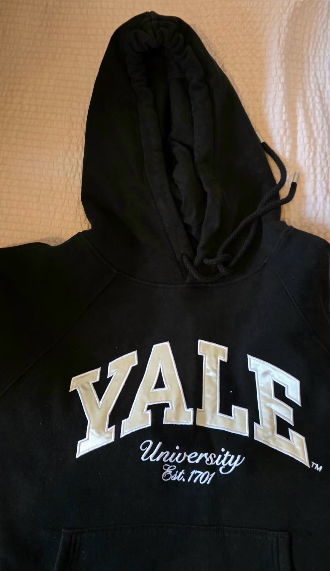 H&M Ladies Black Yale University Hoodie Sweatshirt size XL, H&M, XL, Like New condition — preloved on SilentSale®