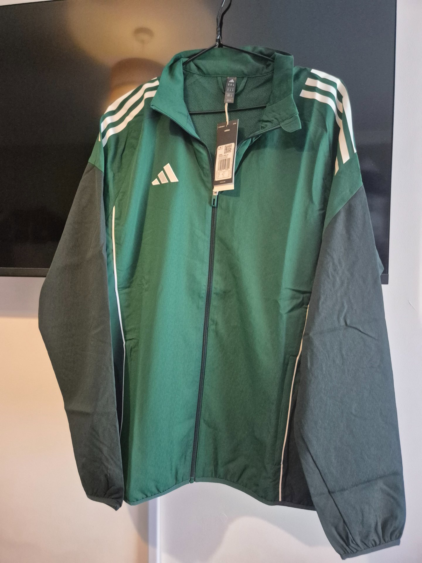 Adidas Green Lightweight Track Jacket – UK M, Adidas, M, New condition — preloved on SilentSale®