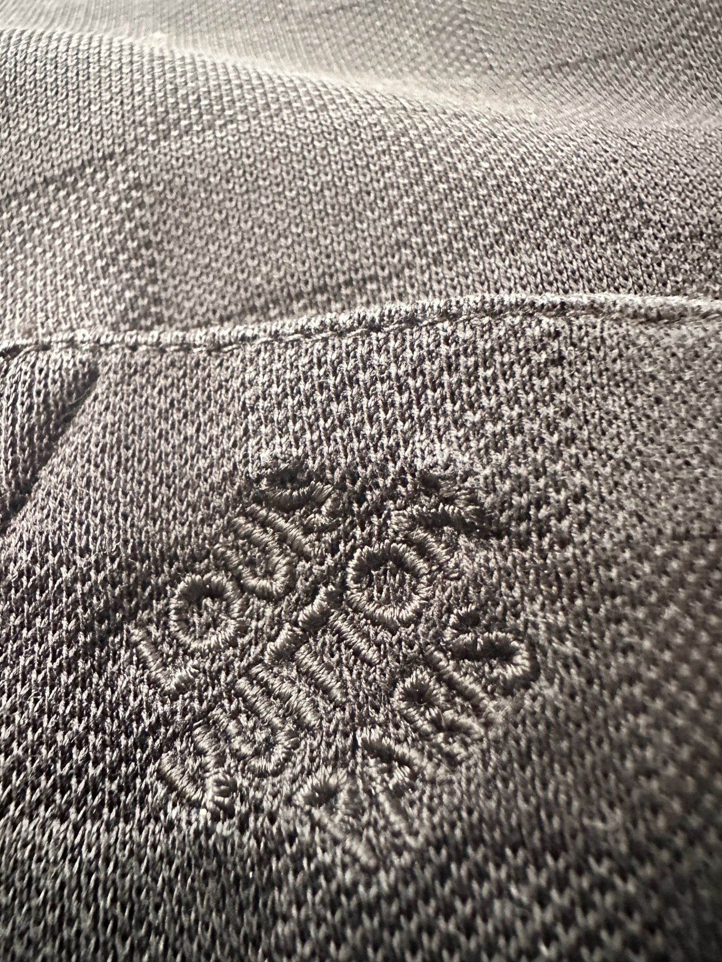 Louis Vuitton Damier polo XXL, Louis Vuitton, XXL, Excellent condition — preloved on SilentSale®