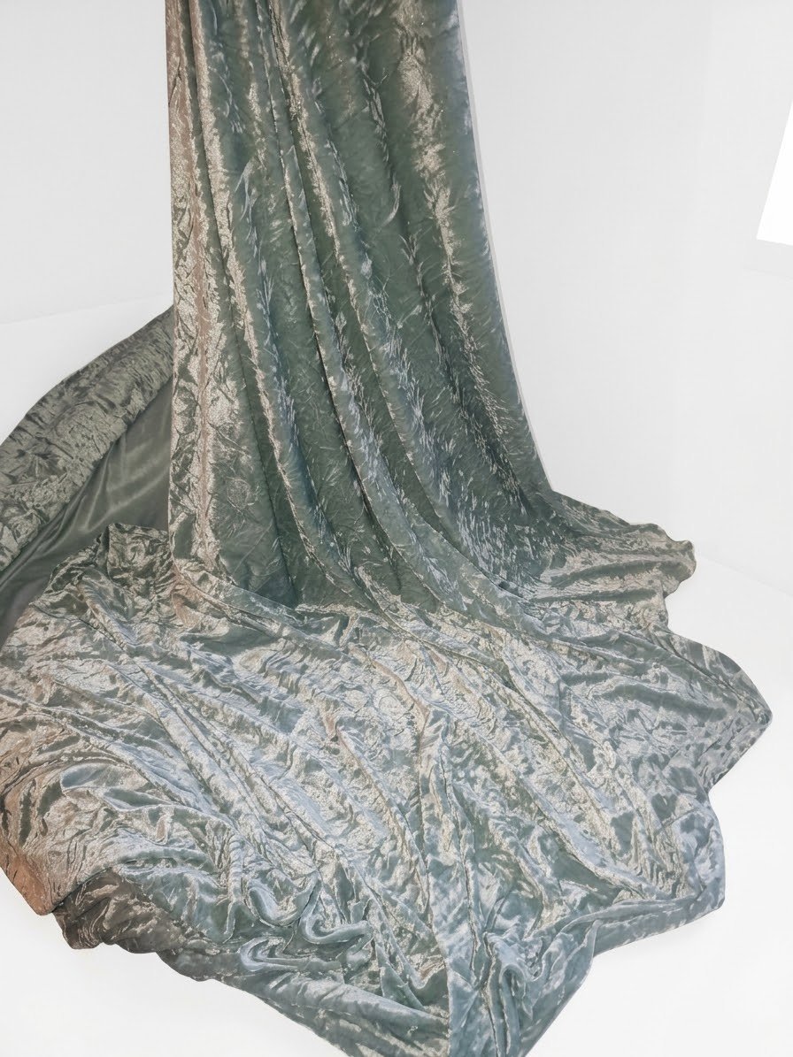 Green Crushed Velvet Fabric Material, Unbranded, One Size, Excellent condition — preloved on SilentSale®