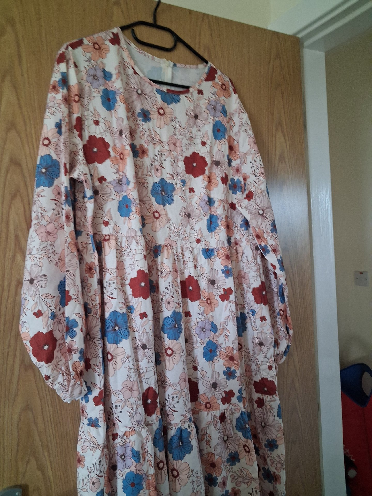 Floral Pattern Long Sleeve Midi Dress, Marks & Spencer, 24, Excellent condition — preloved on SilentSale®
