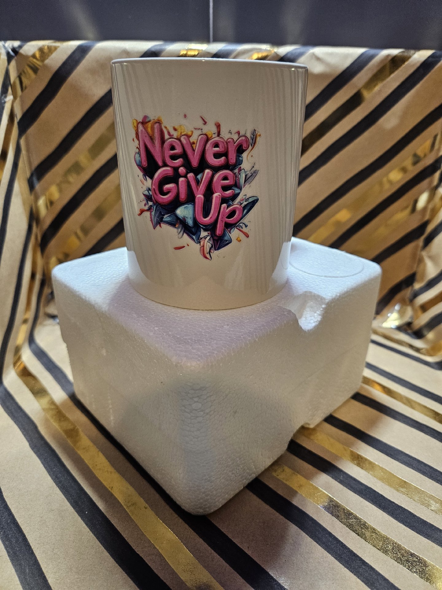 Ceramic Mug with Never Give Up Print, Unbranded, One Size, New condition — preloved on SilentSale®