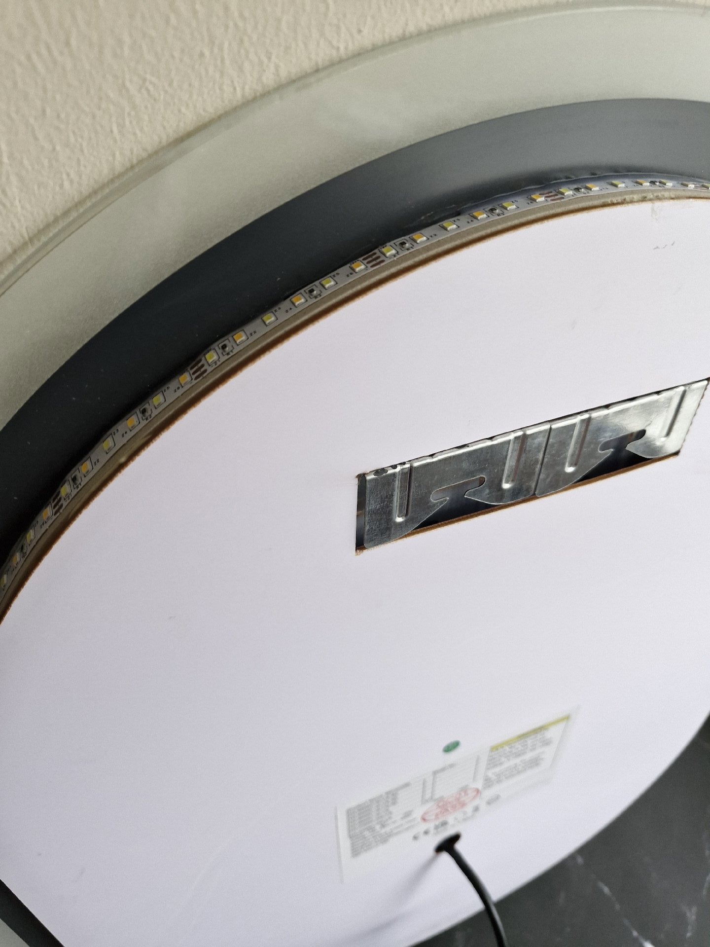 Oval Wall Mirror with LED Light Strip, srtvietae, One Size, New condition — preloved on SilentSale®