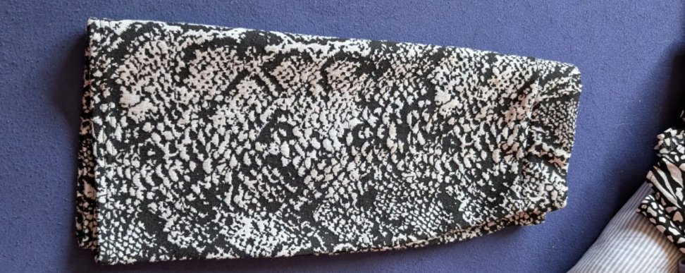  Select 8 Black and White Snake Print Mini Skirt good condition, Select, 8, Good condition — preloved on SilentSale®
