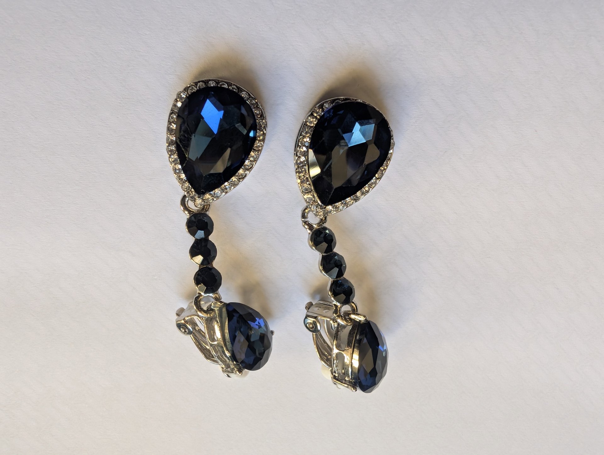 Brilove love wedding bridal clip-on earrings – blue crystal teardrop figure, Unbranded, One Size, Excellent condition — preloved on SilentSale®