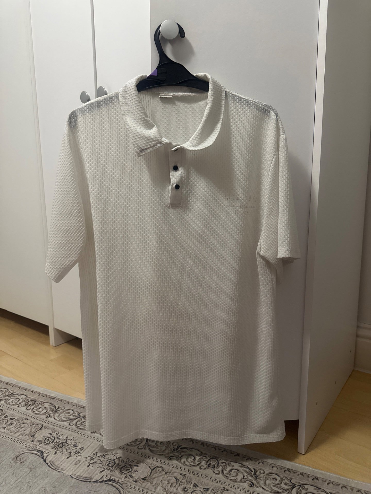 White Textured Polo Shirt, Unbranded, L, Excellent condition — preloved on SilentSale®