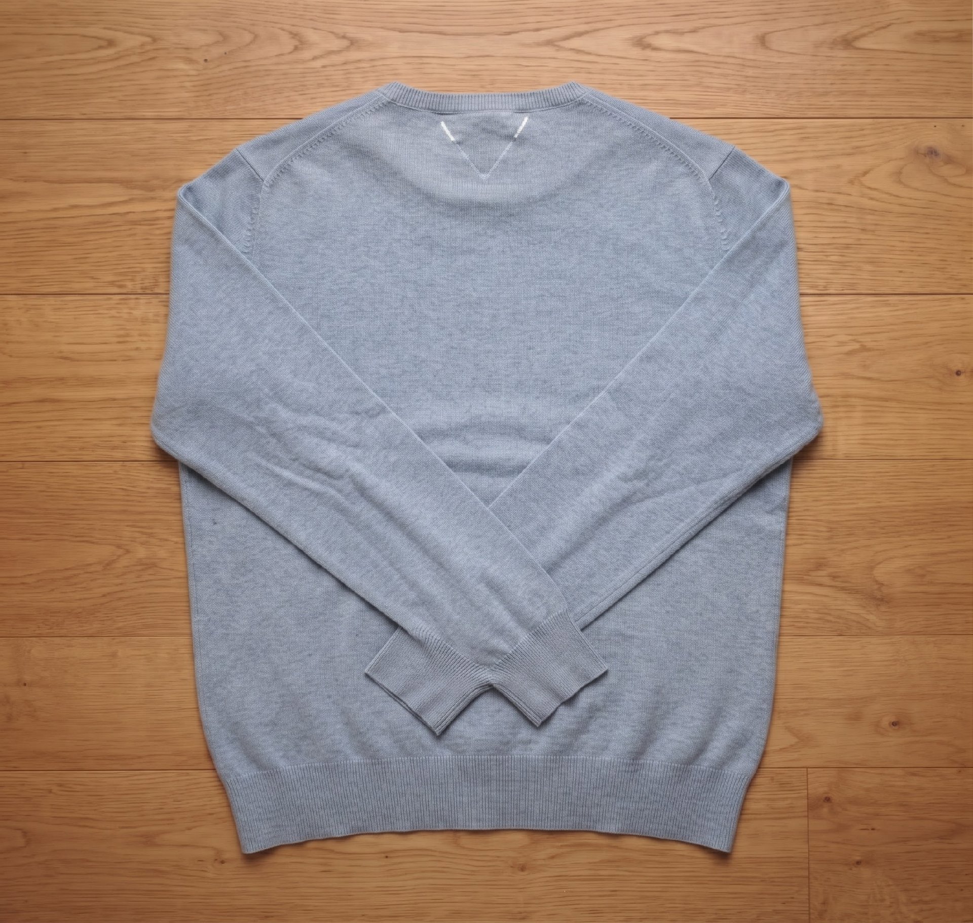 Polo Ralph Lauren Light Blue V-Neck Pima Cotton Sweater — Size M, Polo Ralph Lauren, M, Excellent condition — preloved on SilentSale®