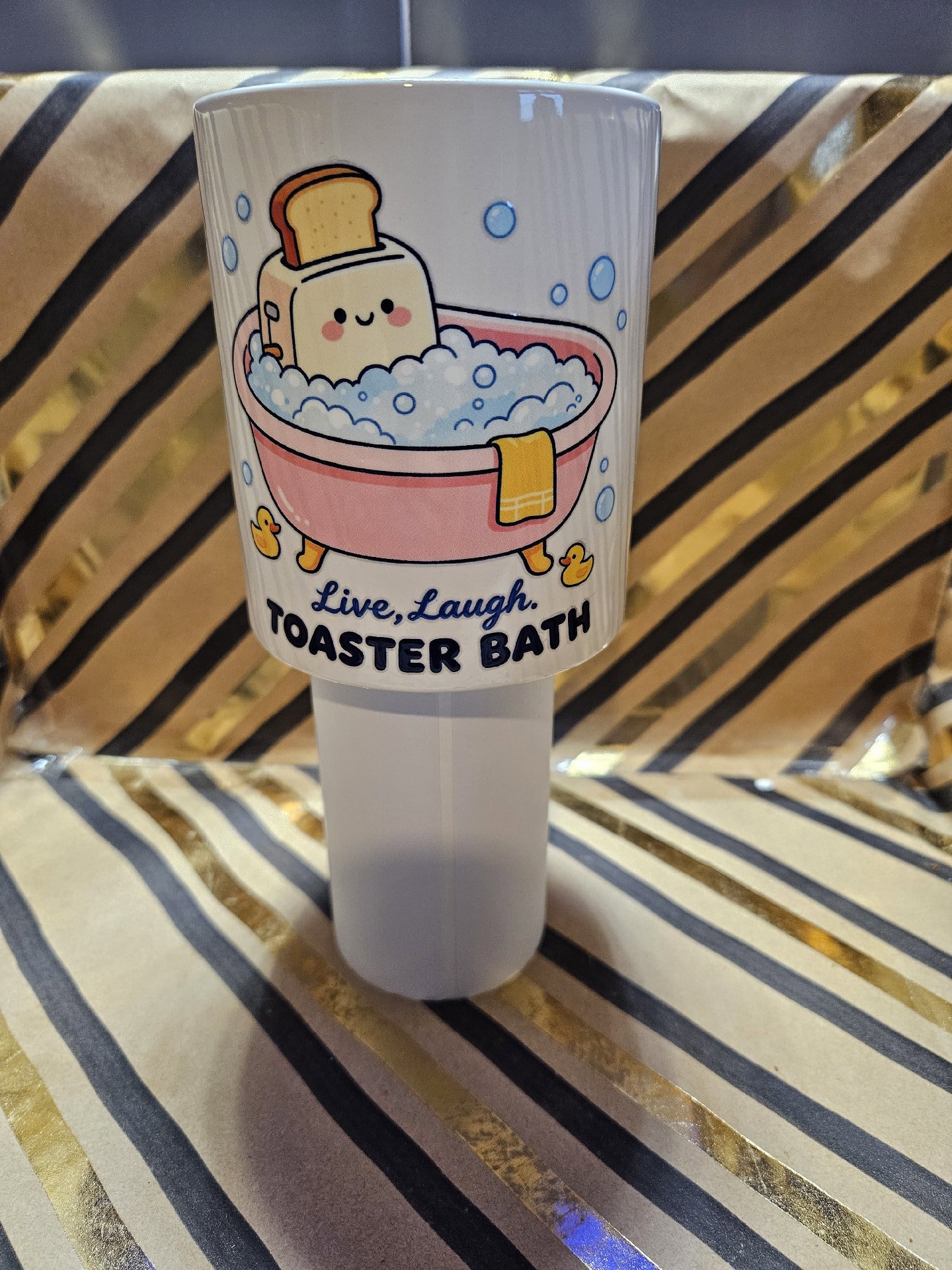 Novelty Ceramic Mug Live Laugh Toaster Bath, Unbranded, One Size, New condition — preloved on SilentSale®