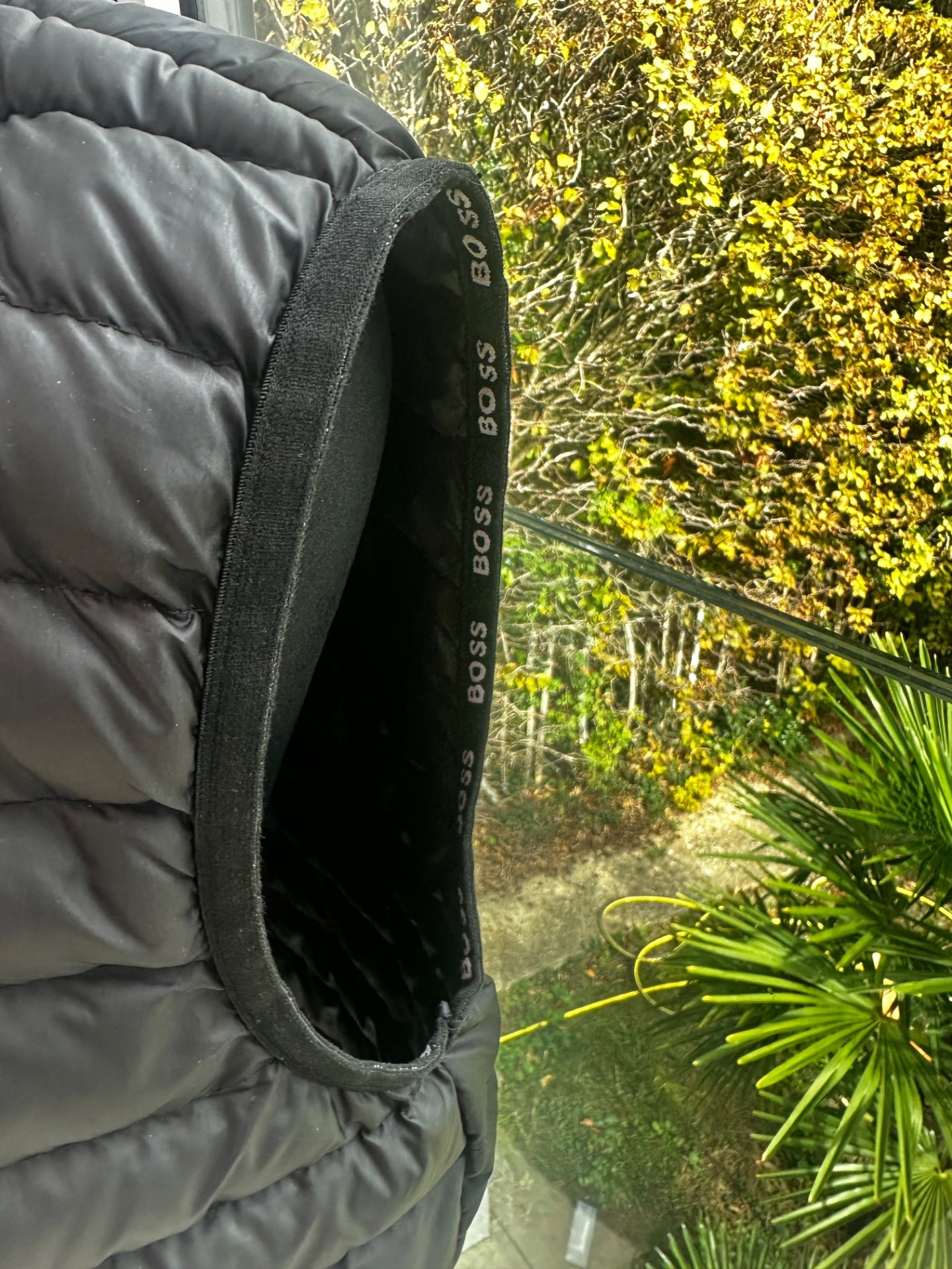 Boss gilet XL , Hugo Boss, XL, Excellent condition — preloved on SilentSale®