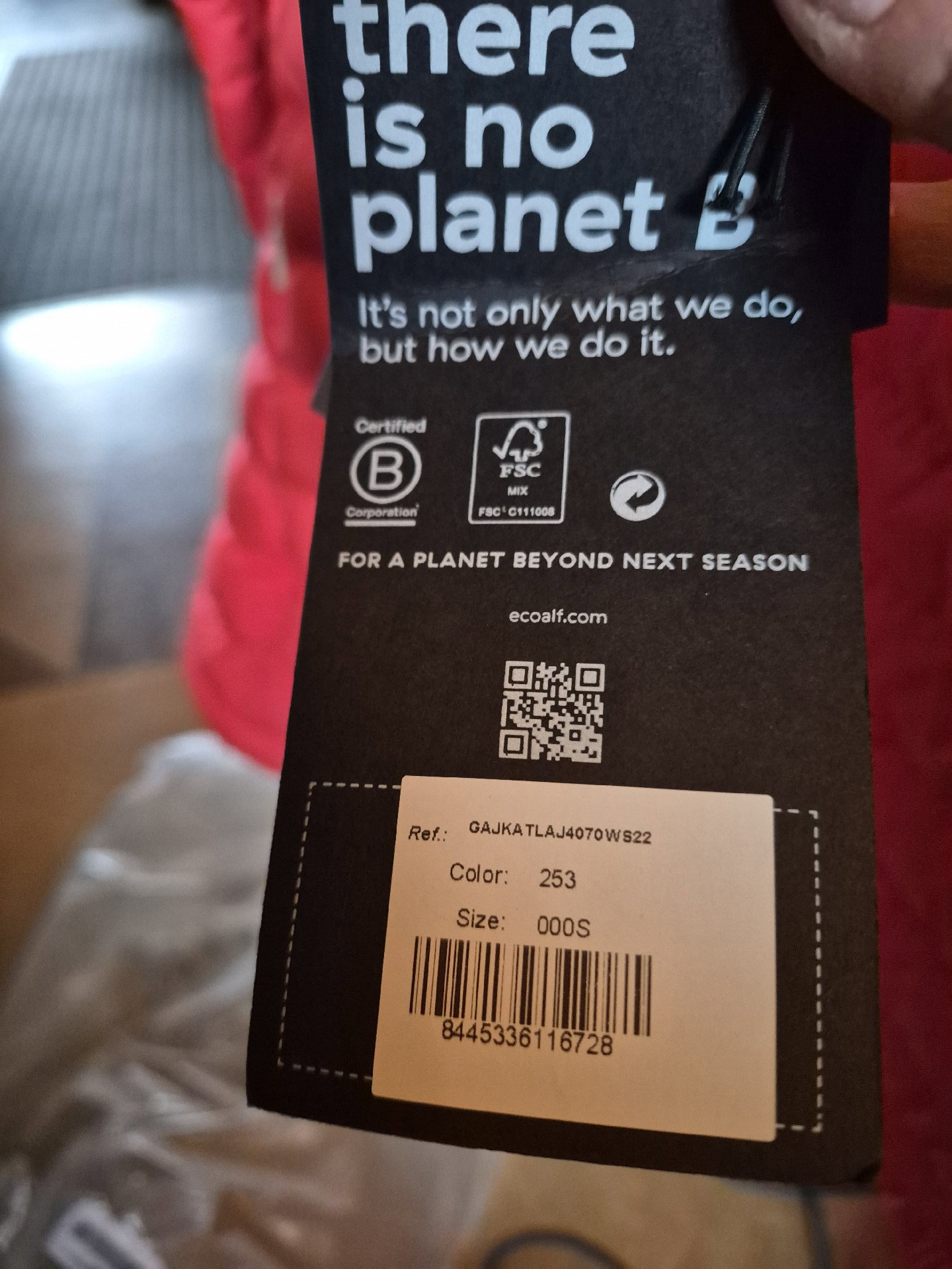 Ecoalf Red Lightweight Puffer Jacket – Size S, Ecoalf, S, New condition — preloved on SilentSale®