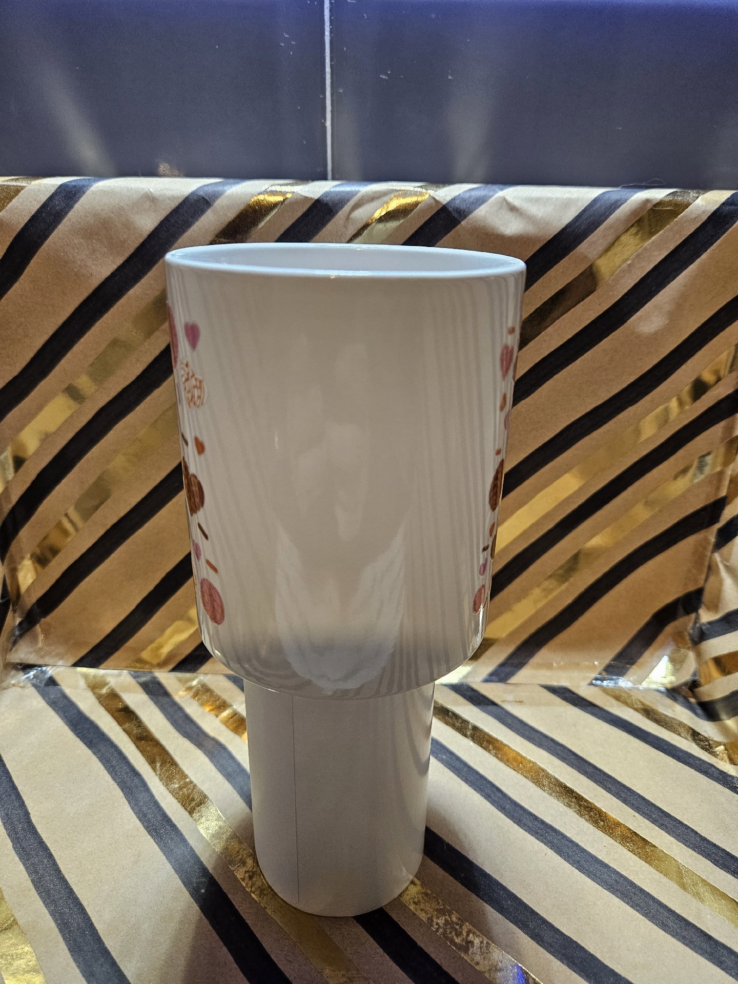 Ceramic Coffee Mug with Pink and Brown Pattern, Unbranded, One Size, New condition — preloved on SilentSale®