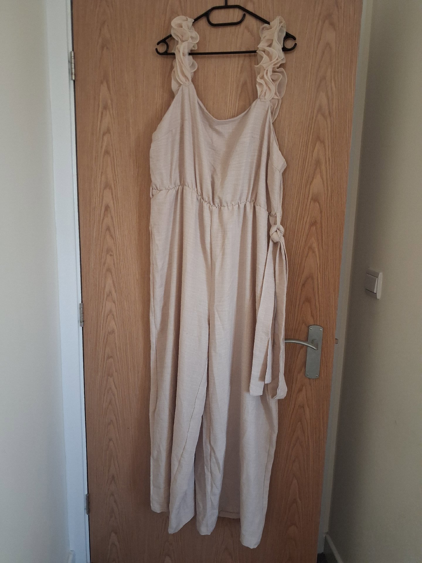 Beige Sleeveless Ruffle Strap Jumpsuit, Shein, XXL, New condition — preloved on SilentSale®