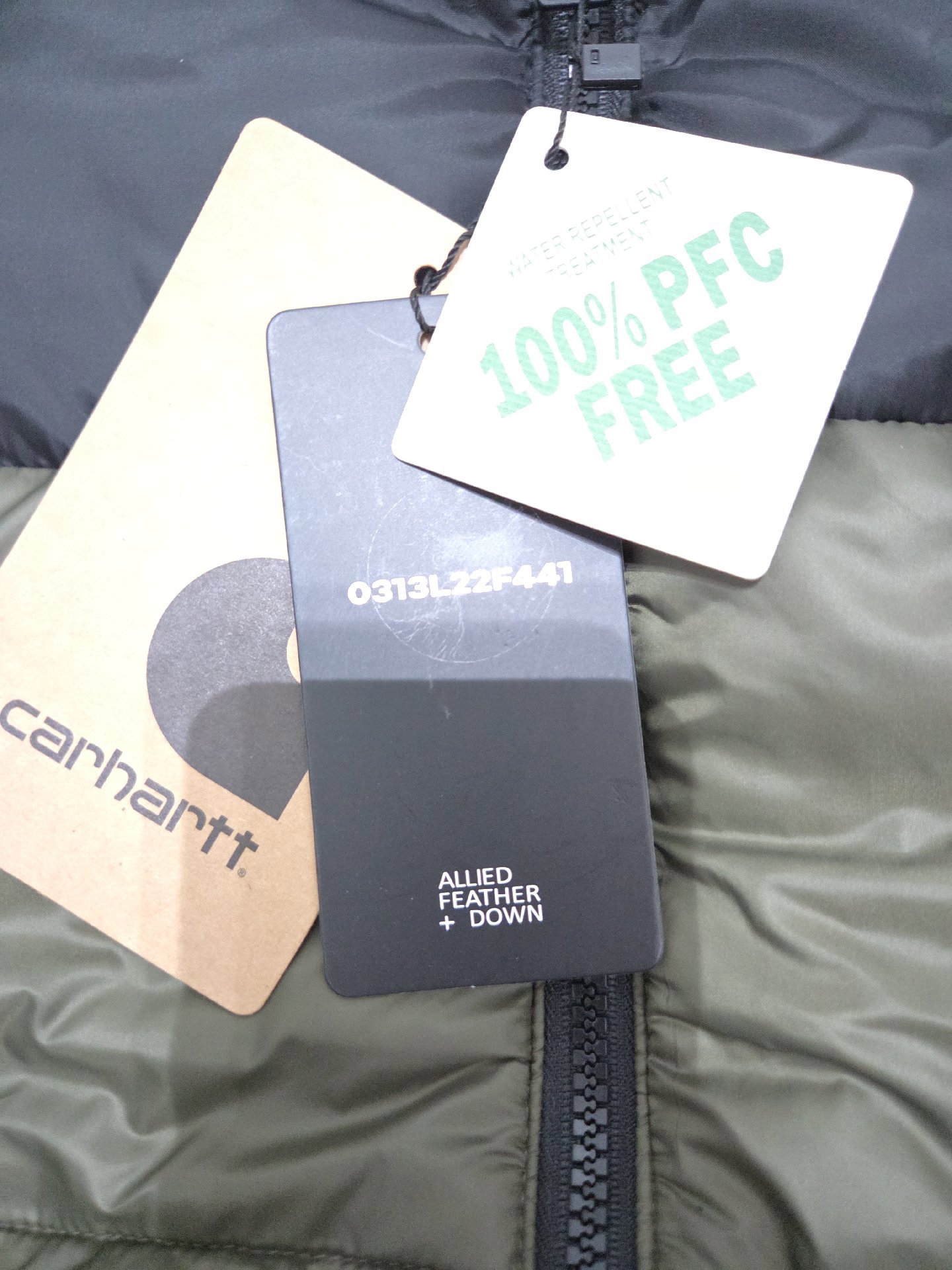 Mens Carhartt Puffer jacket Size Medium , Carhartt, M, New condition — preloved on SilentSale®