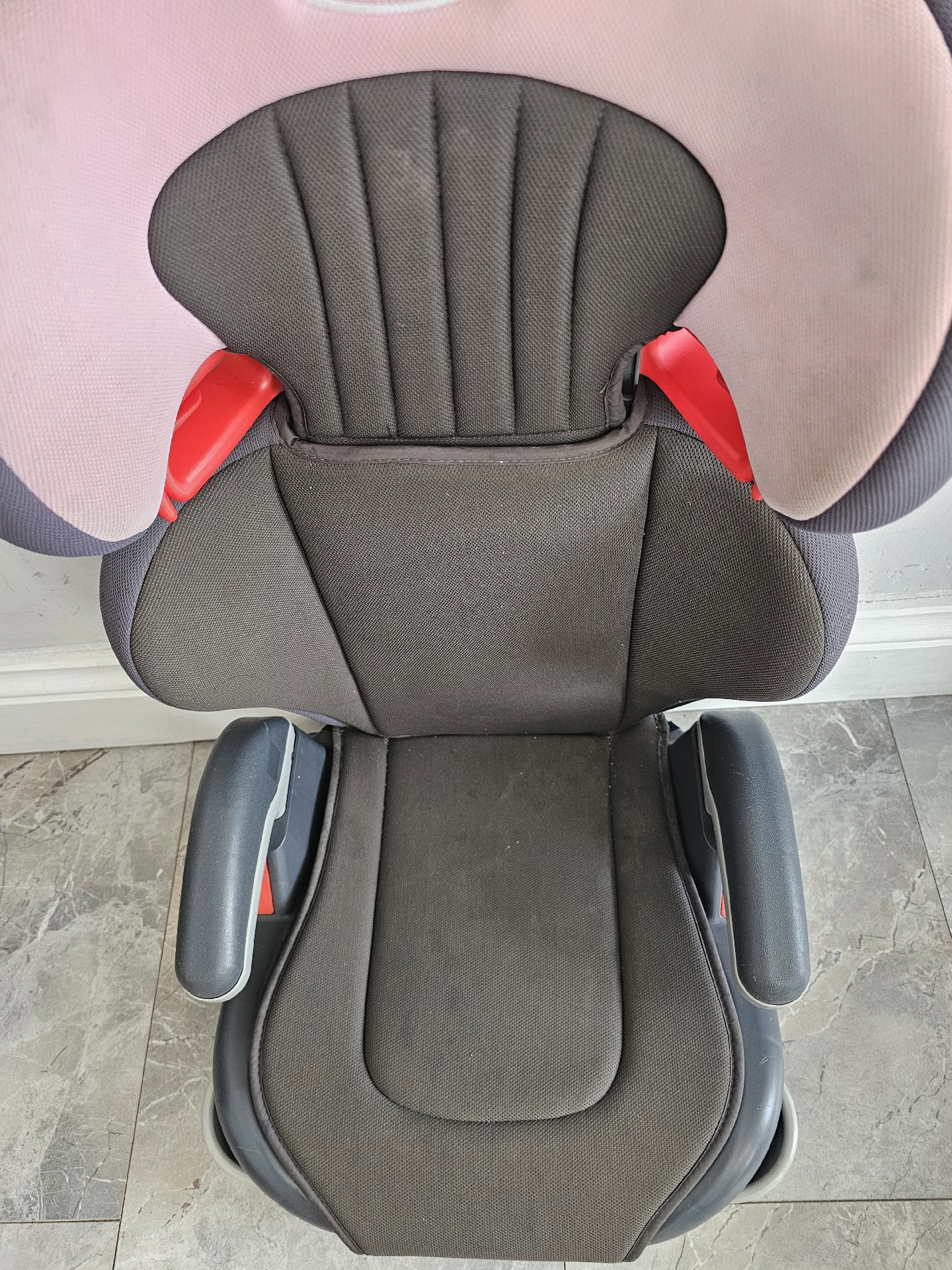 Graco Child Car Booster Seat Black and Grey 15-36kg, Graco, One Size, Excellent condition — preloved on SilentSale®