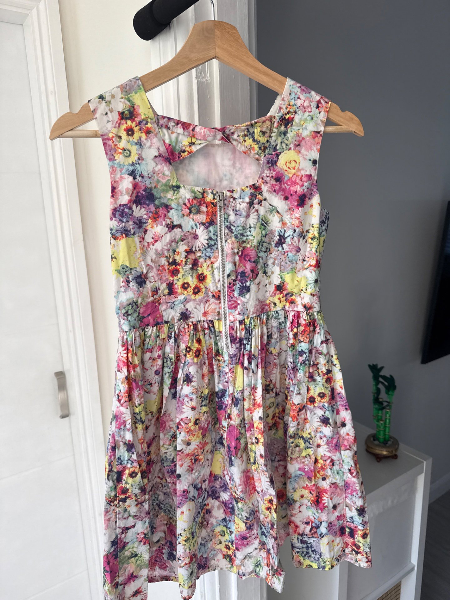 Floral Sleeveless Summer Dress, H&M, 12 years, Good condition — preloved on SilentSale®