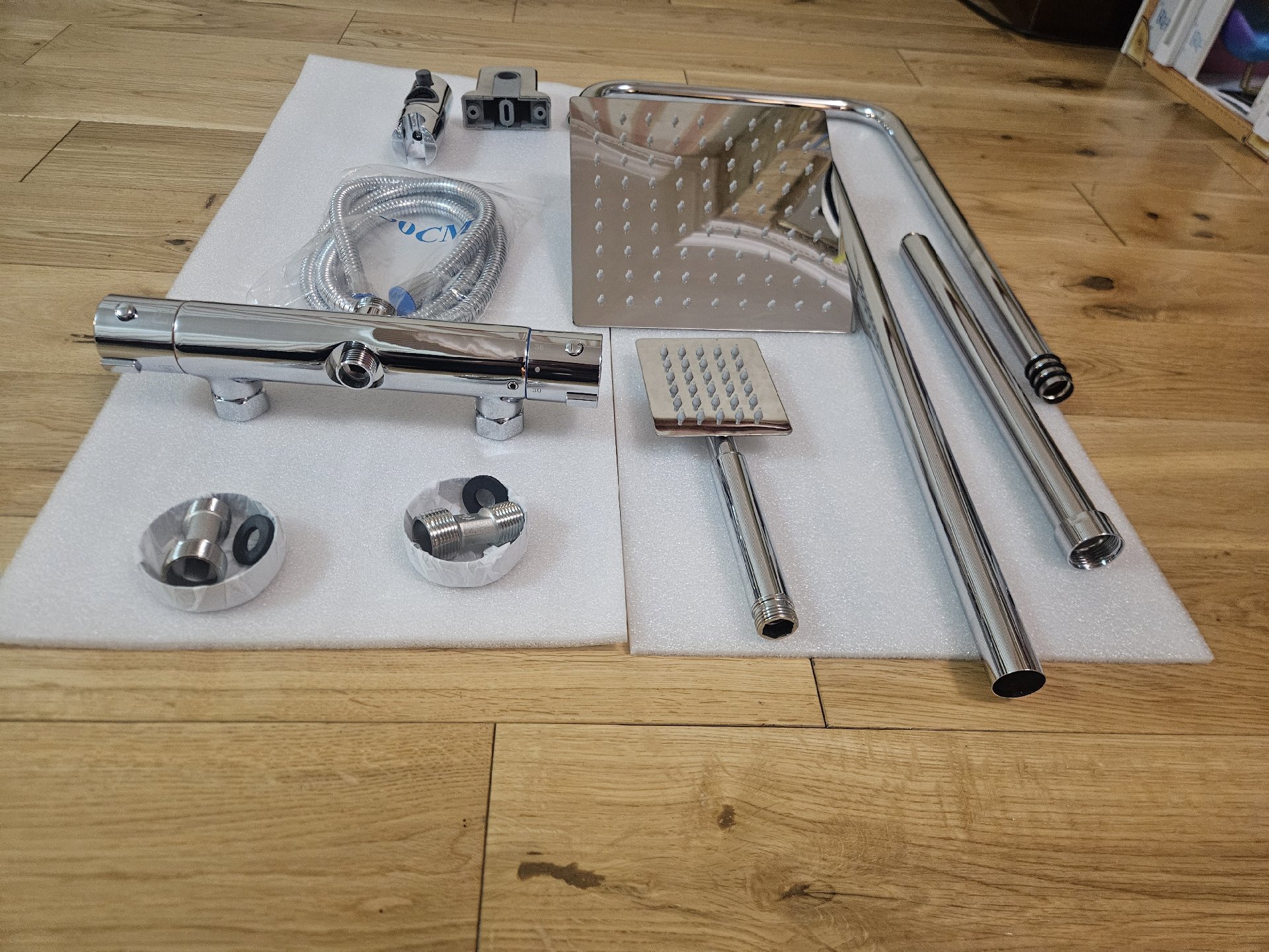 Chrome Thermostatic Exposed Bathroom Shower Mixer Square Twin Head Large Bar Set, Unbranded, Extra Large, New condition — preloved on SilentSale®