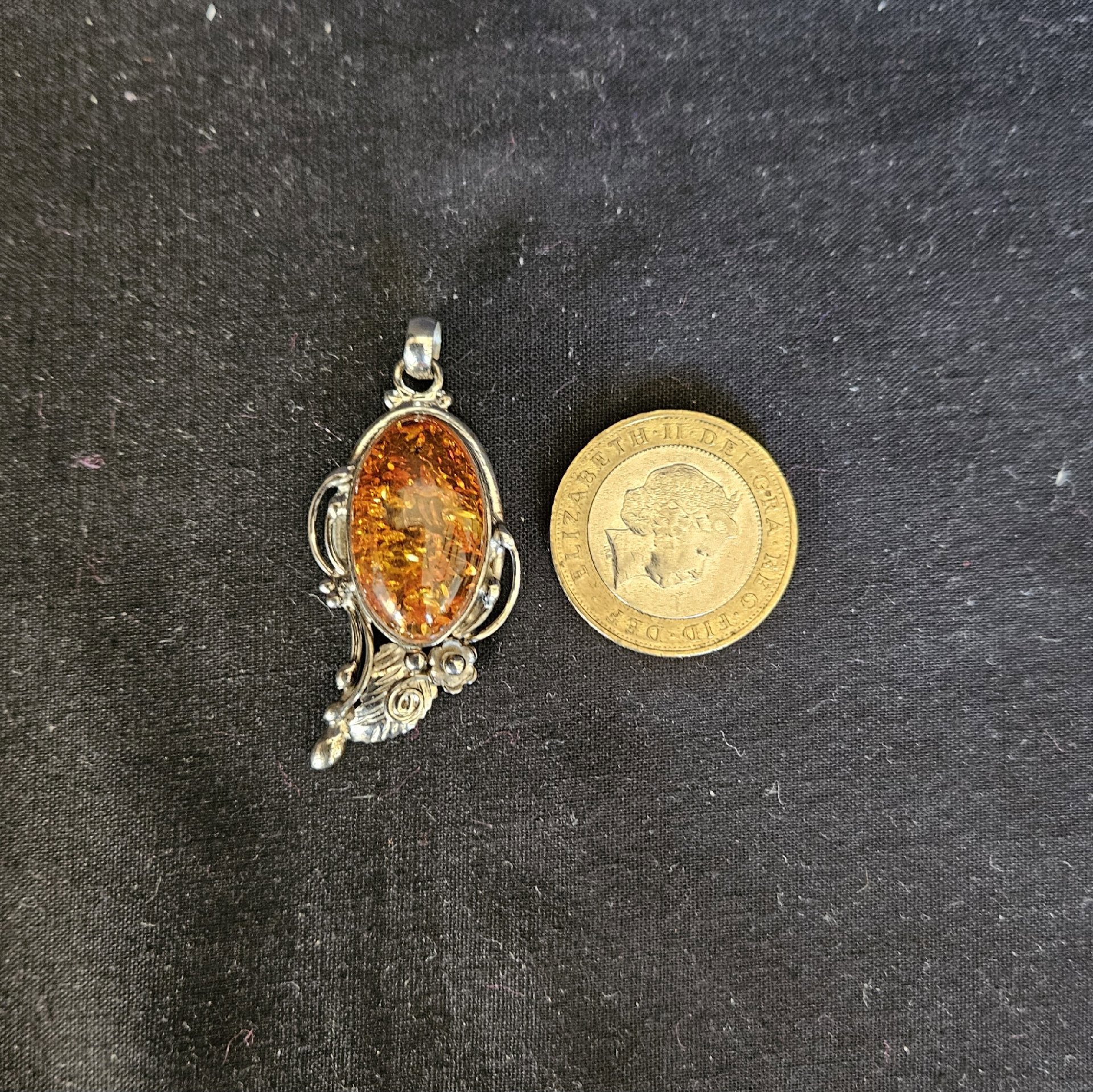 925 sterling silver Amber pendant with daisy flower(A6), sterling silver, One Size, New condition — preloved on SilentSale®