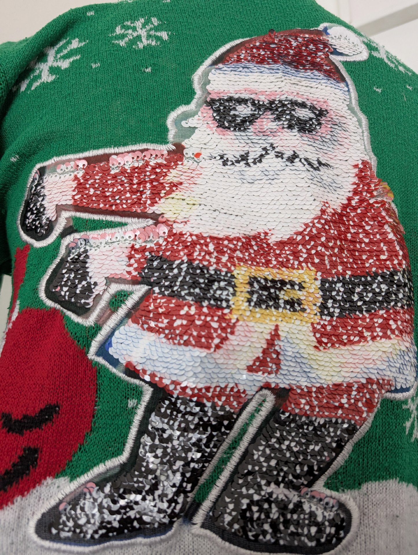 Well Worn Green Santa Floss Christmas Jumper – Large, Well Worn, L, Good condition — preloved on SilentSale®
