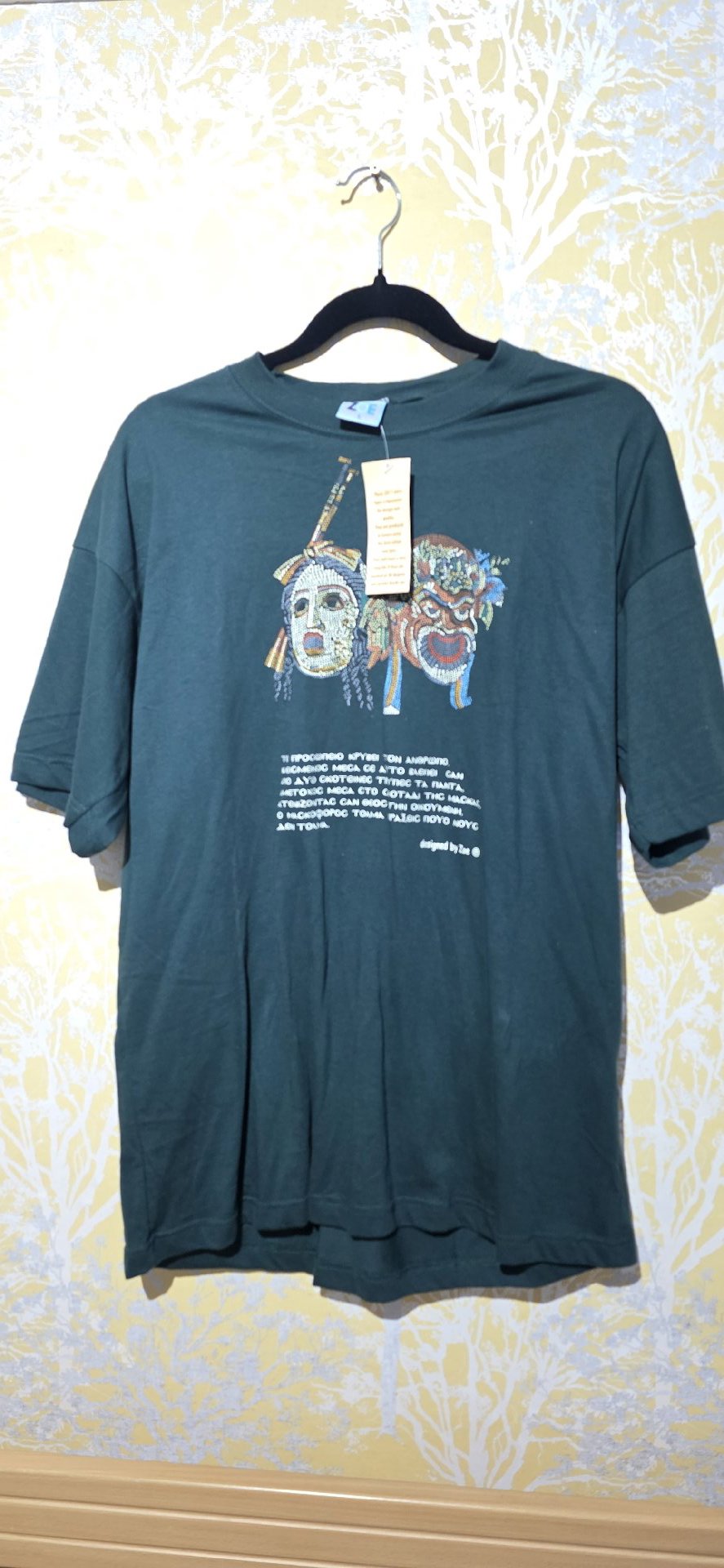 Zoe Green Graphic Print T-Shirt – Size L, Zoe, L, Excellent condition — preloved on SilentSale®