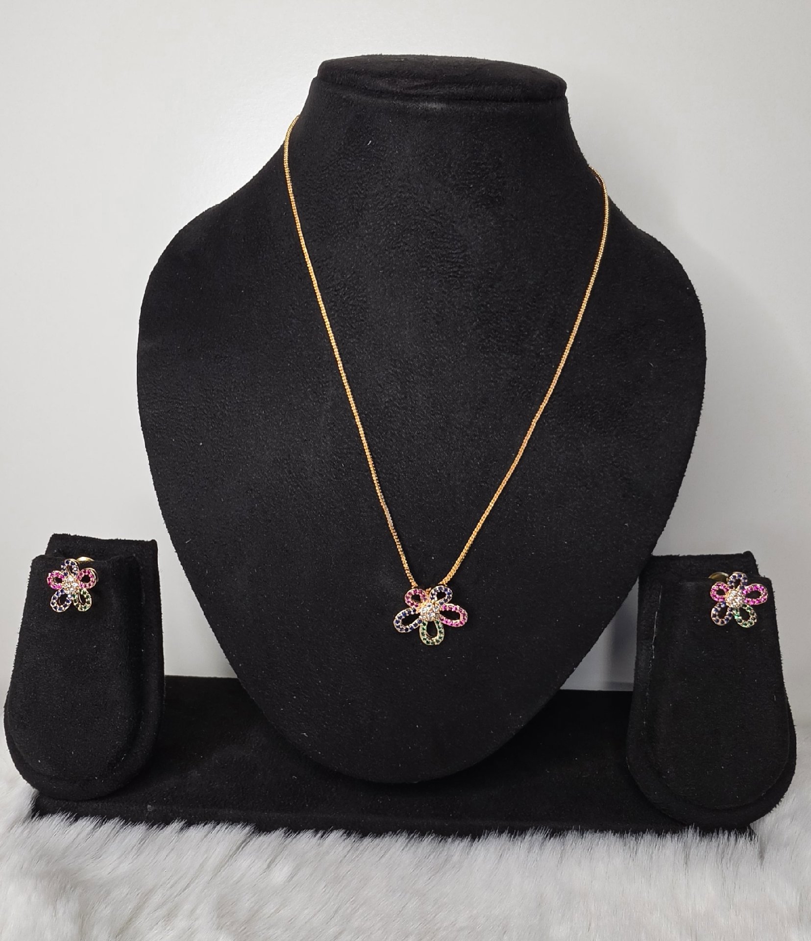 Gold Tone Flower Pendant Necklace and Earrings Set with Multicolour Stones, AD, One Size, New condition — preloved on SilentSale®
