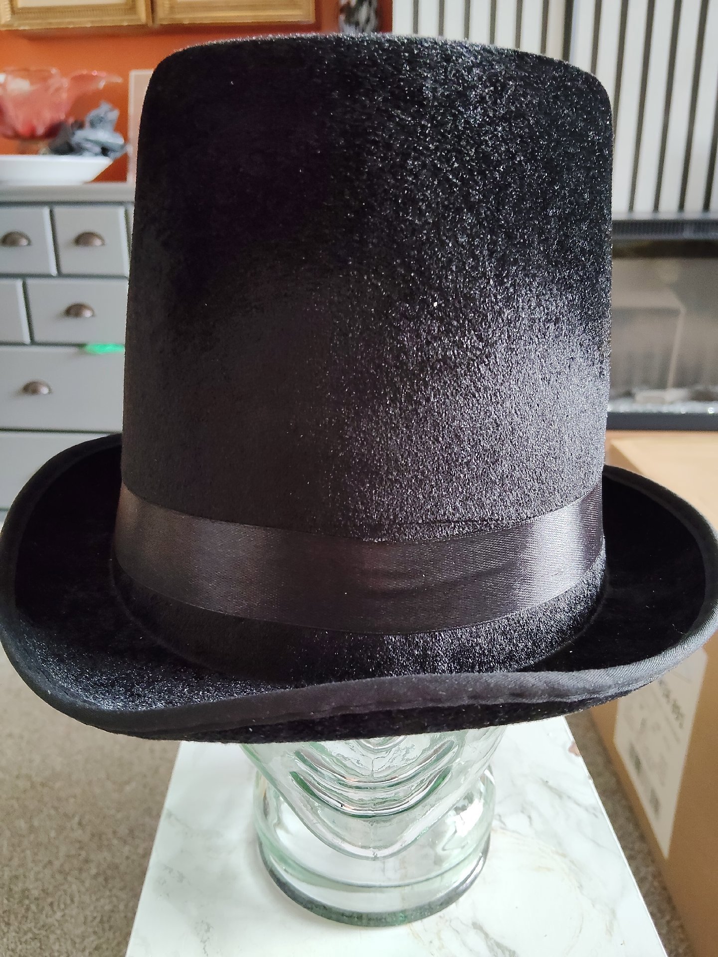 Lincoln style top hat , Unbranded, XL, New condition — preloved on SilentSale®
