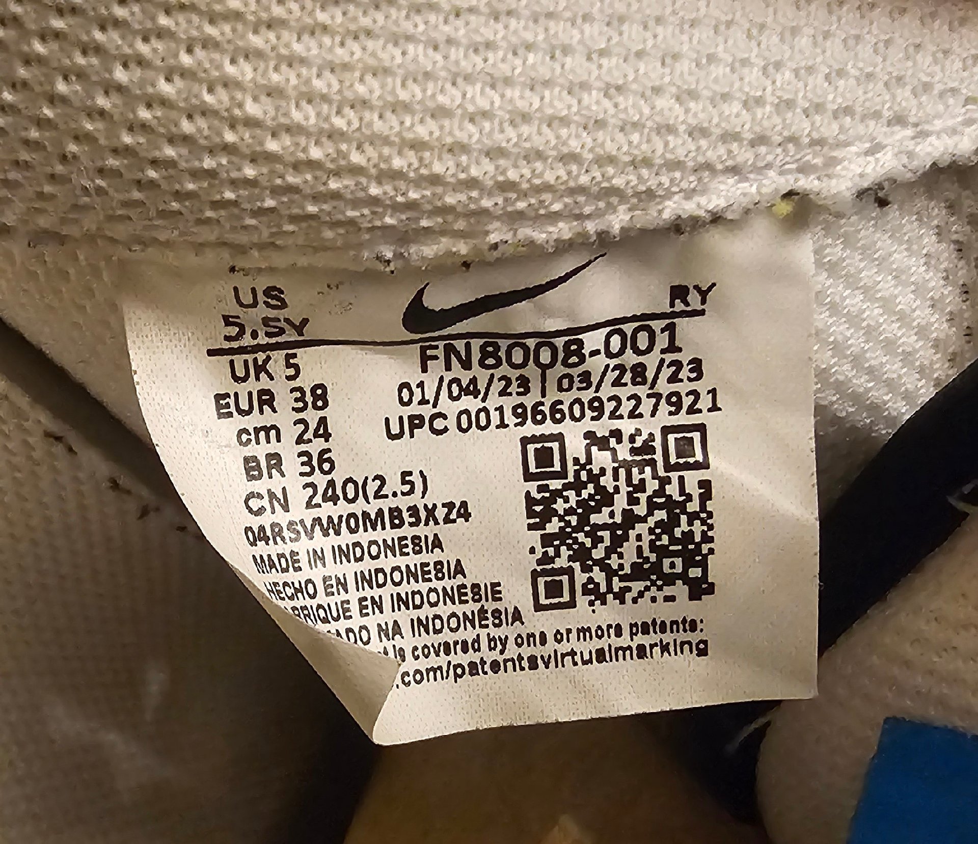 Nike Air Force 1 Low White Black Light Photo Blue (GS) size UK 5, Nike, 5, Like New condition — preloved on SilentSale®